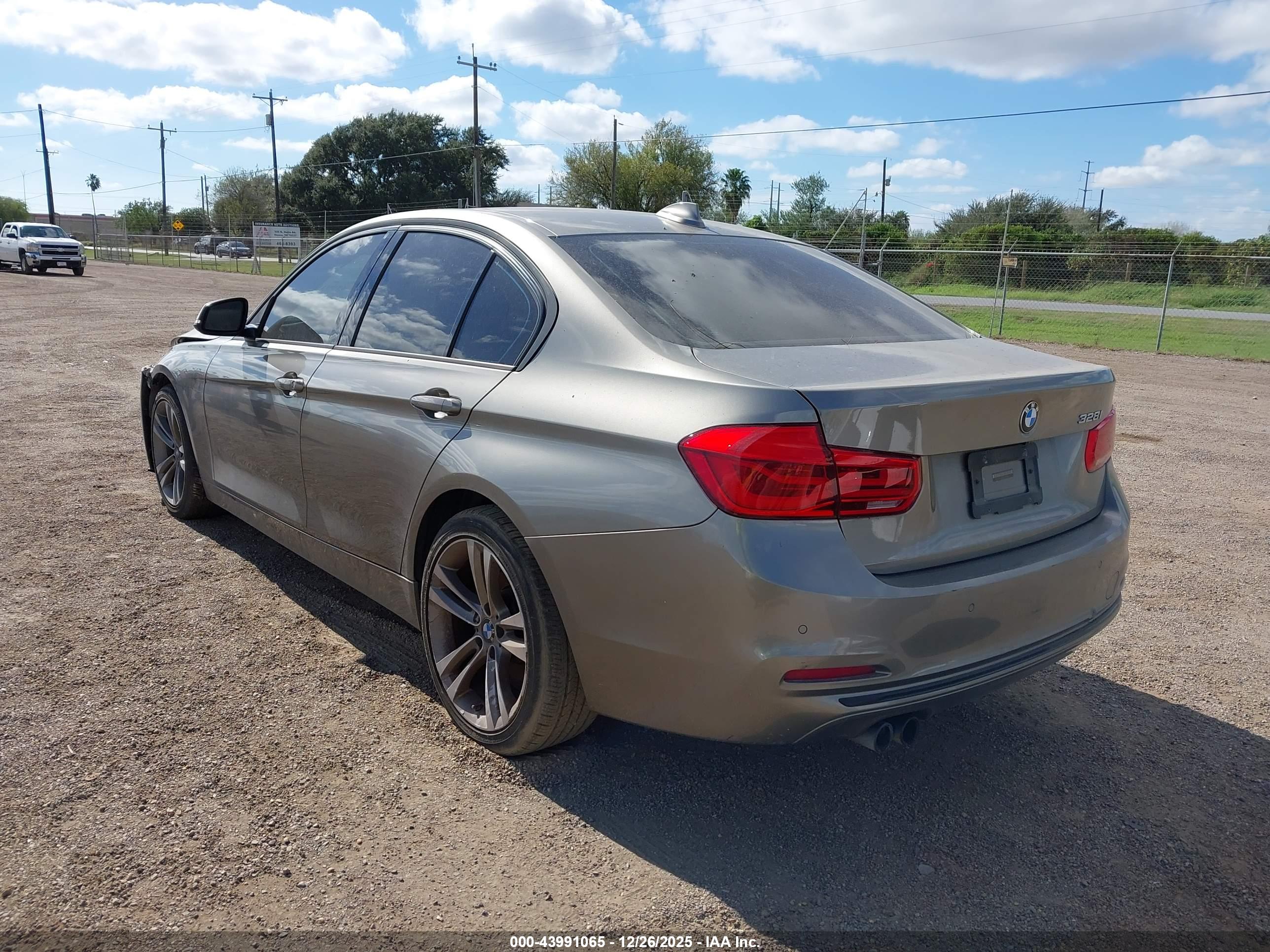 BMW 328I image 3