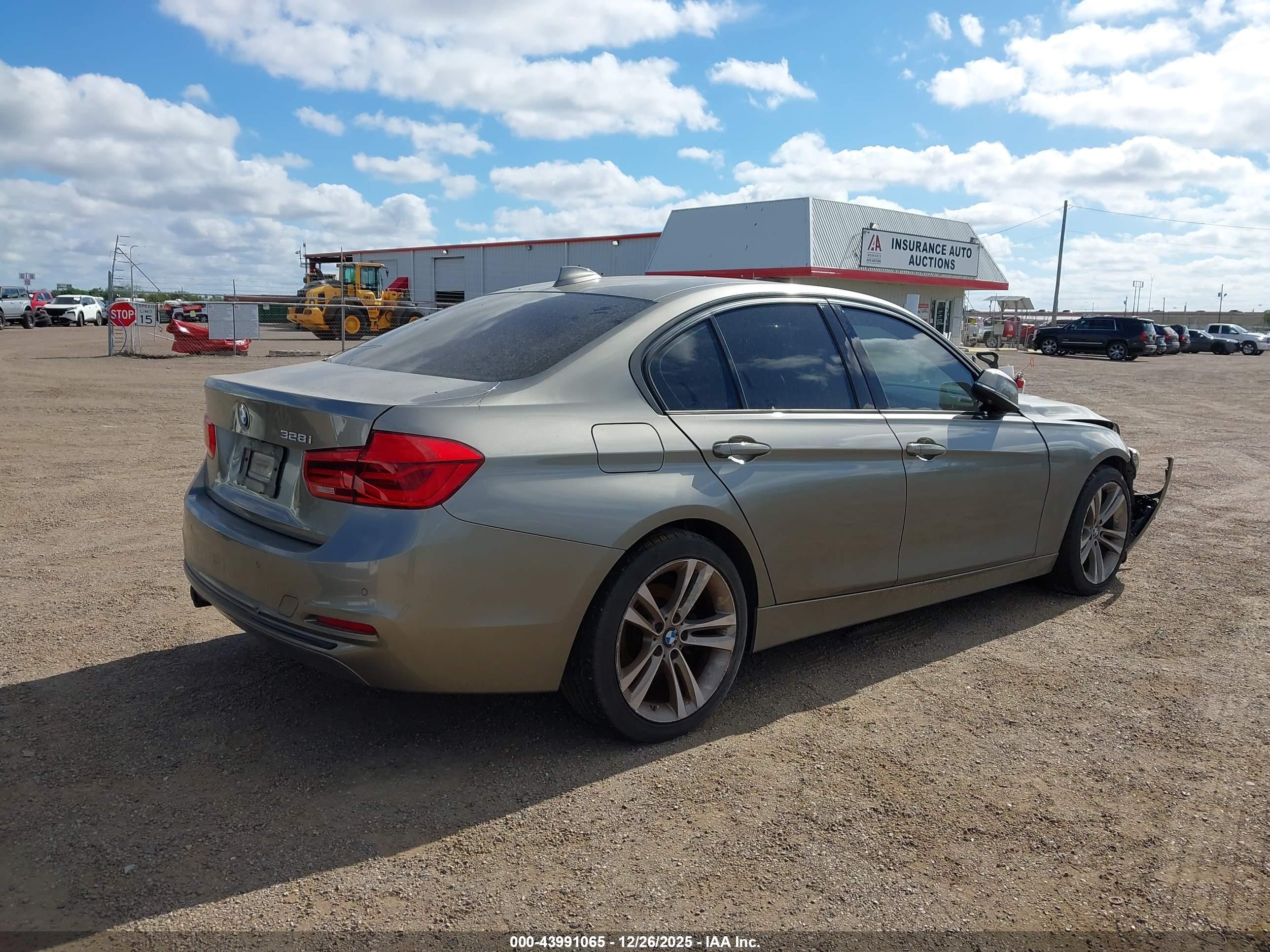 BMW 328I image 4