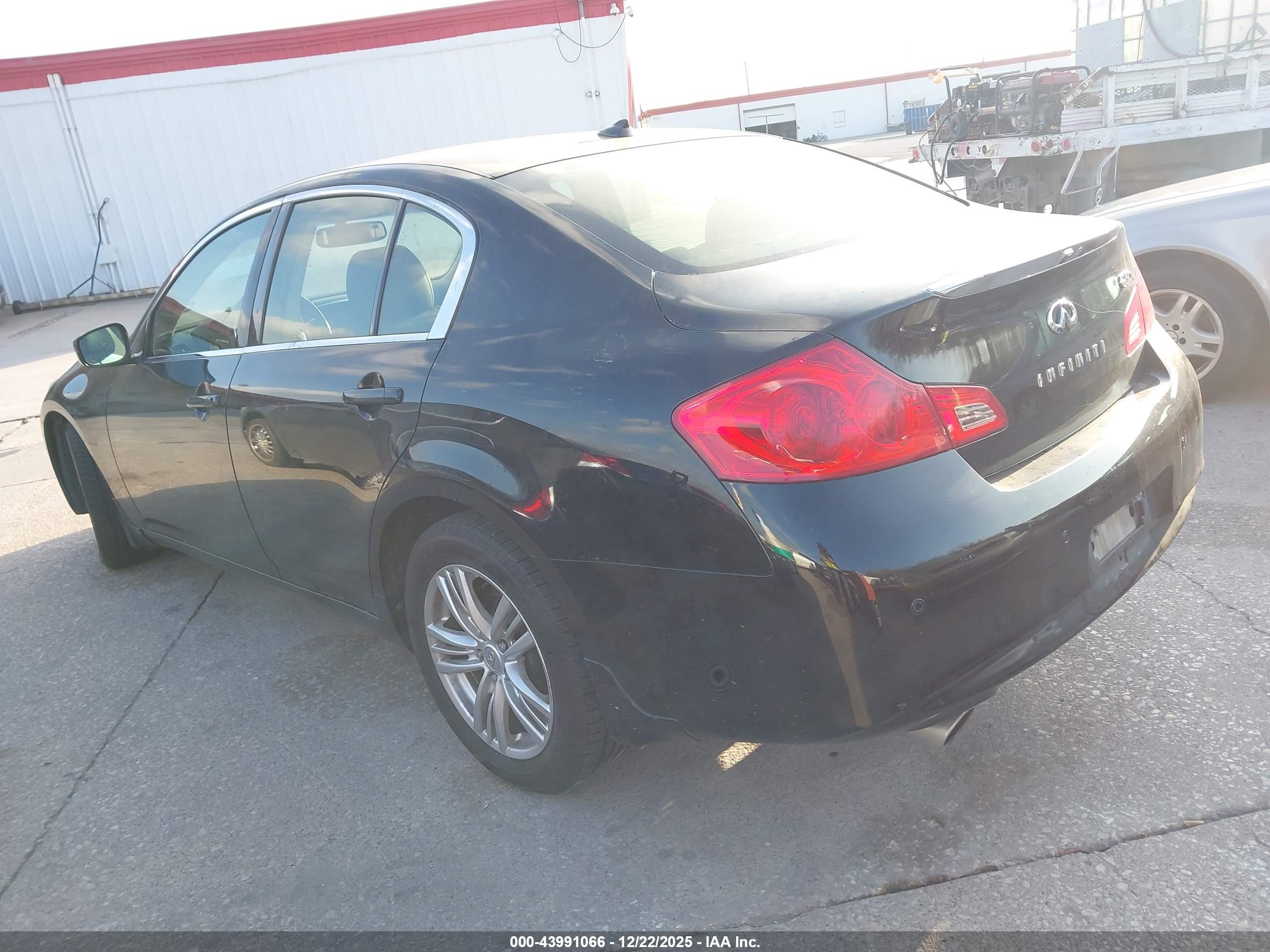 INFINITI G37X image 3