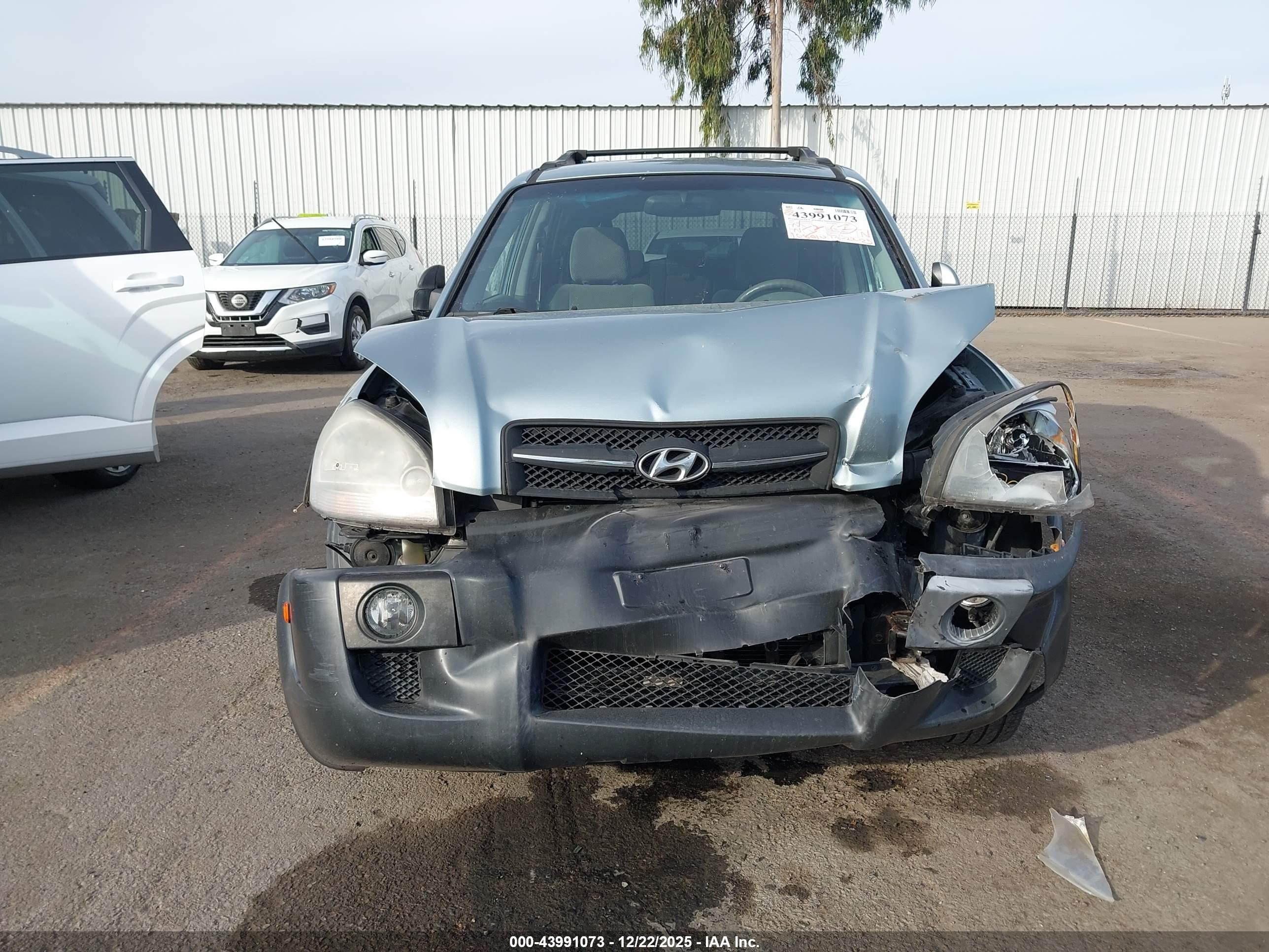 HYUNDAI TUCSON image 6