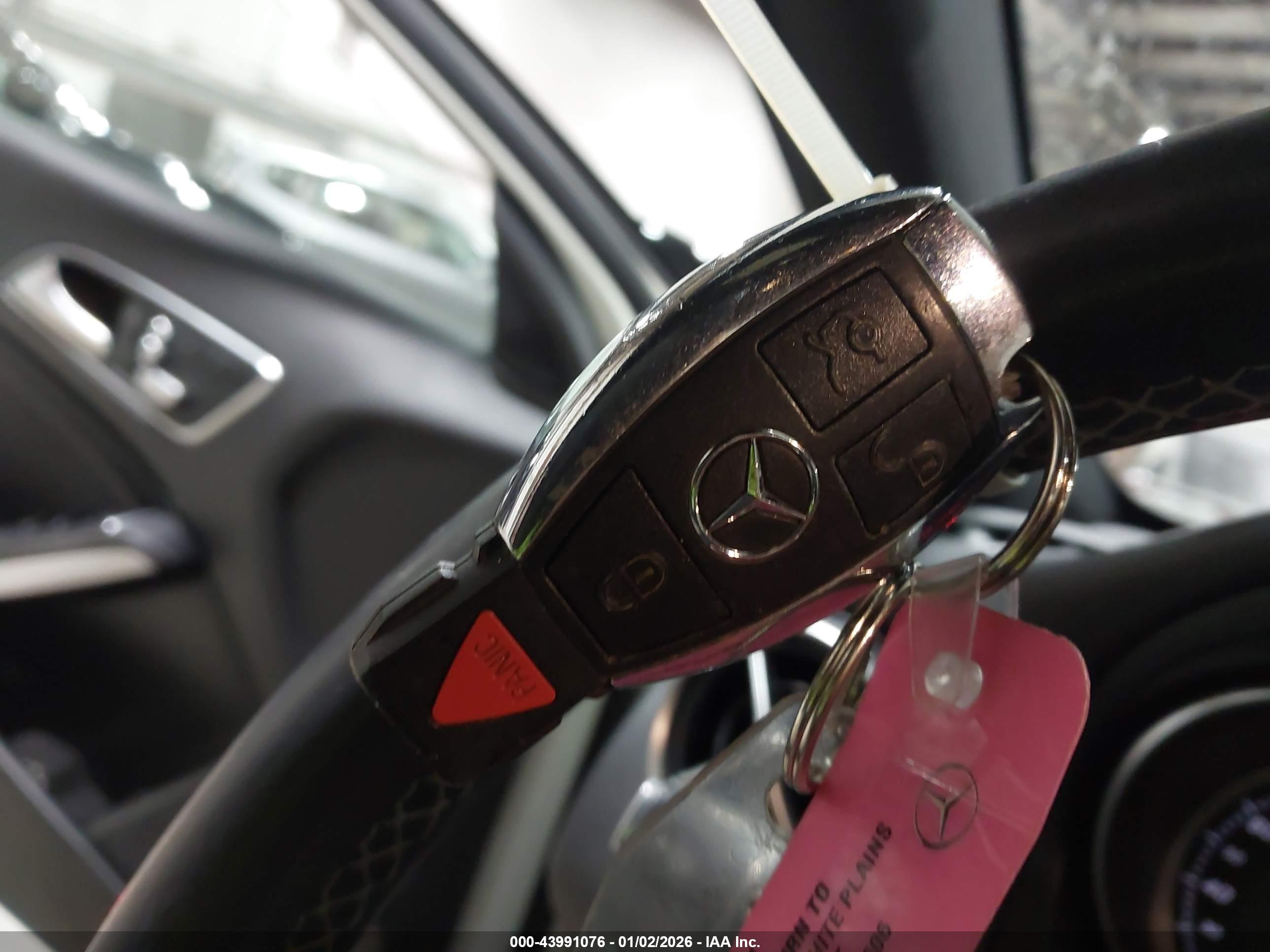 MERCEDES-BENZ GLA image 11