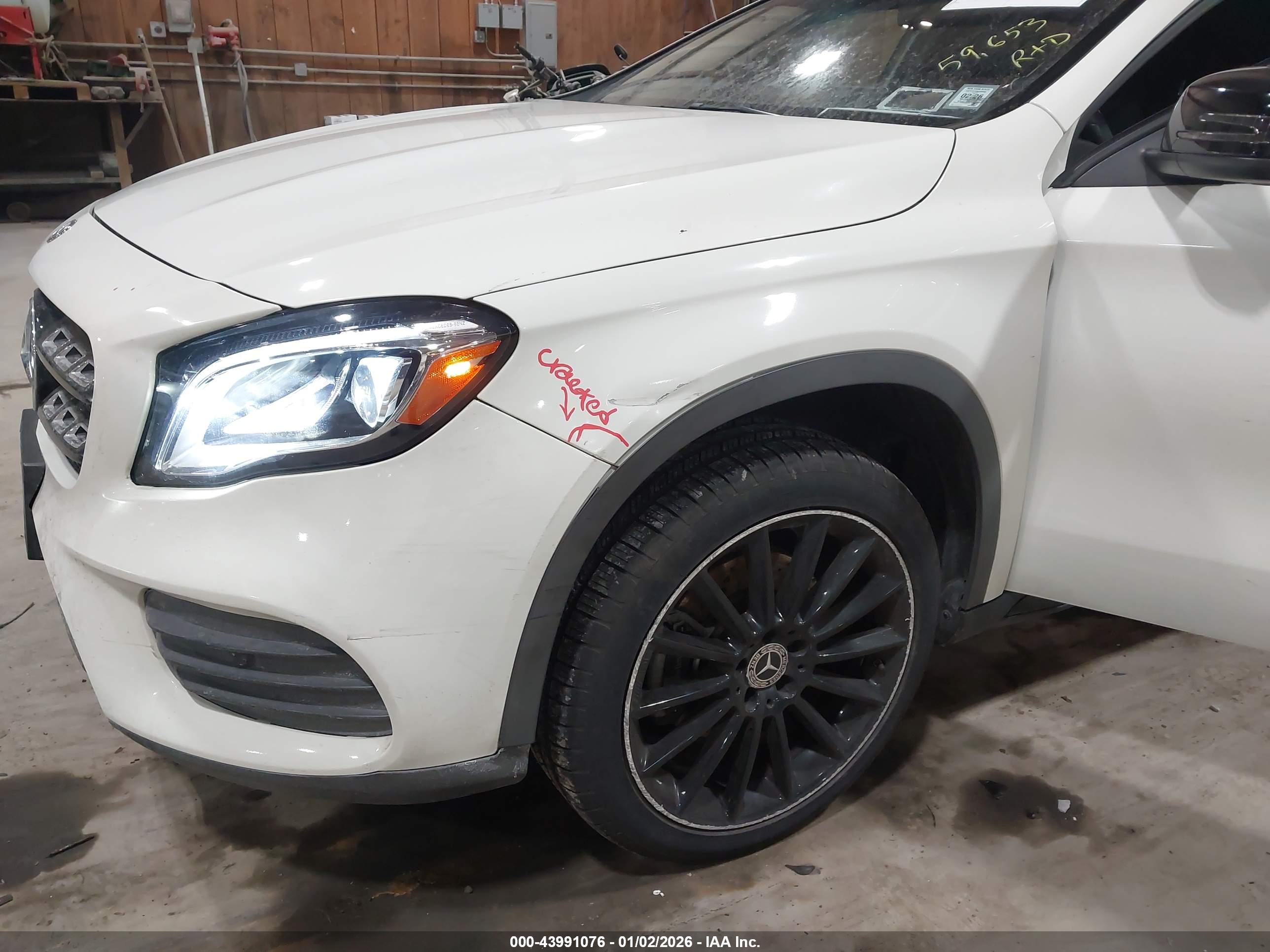 MERCEDES-BENZ GLA image 6
