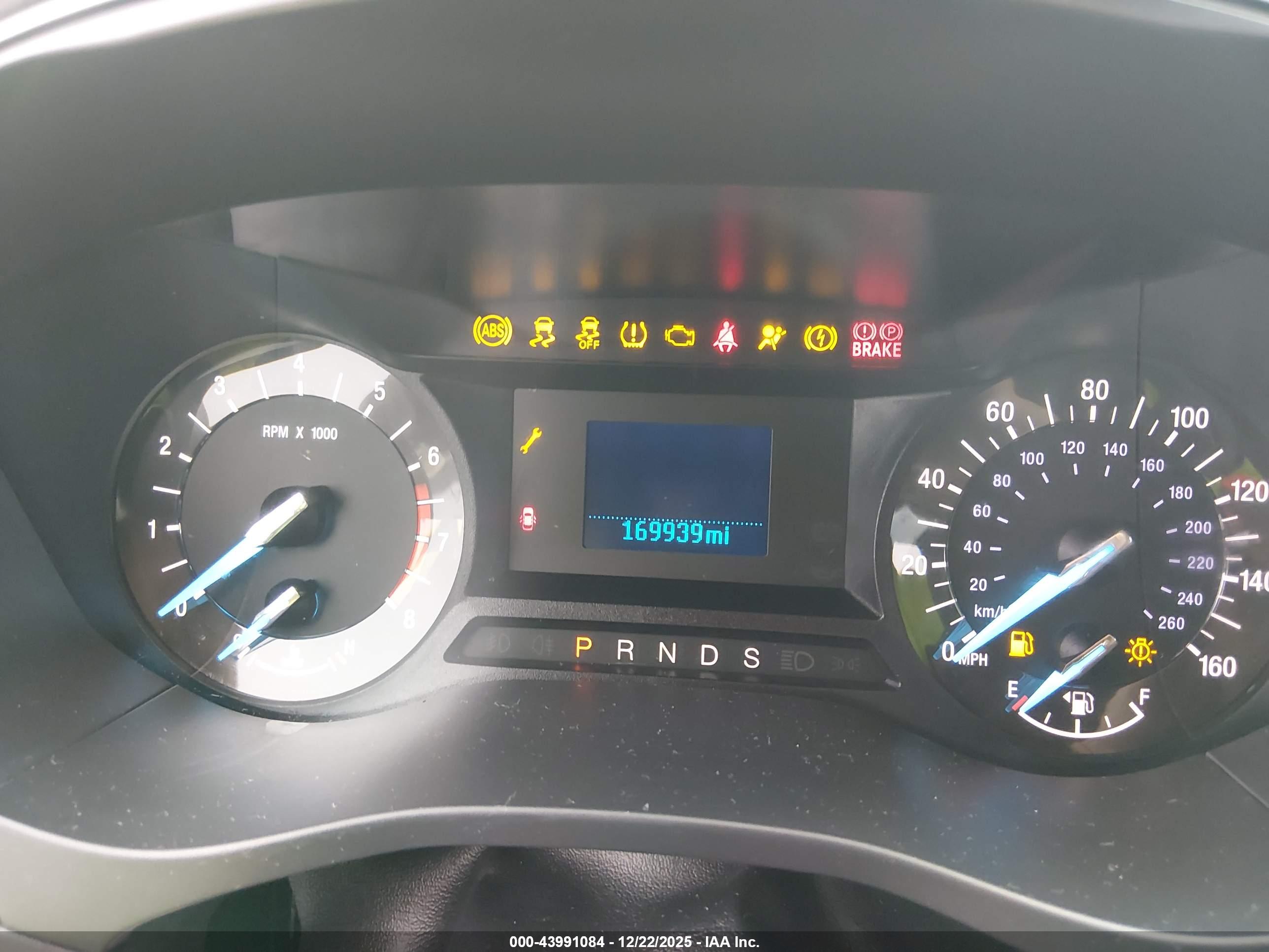FORD FUSION image 7