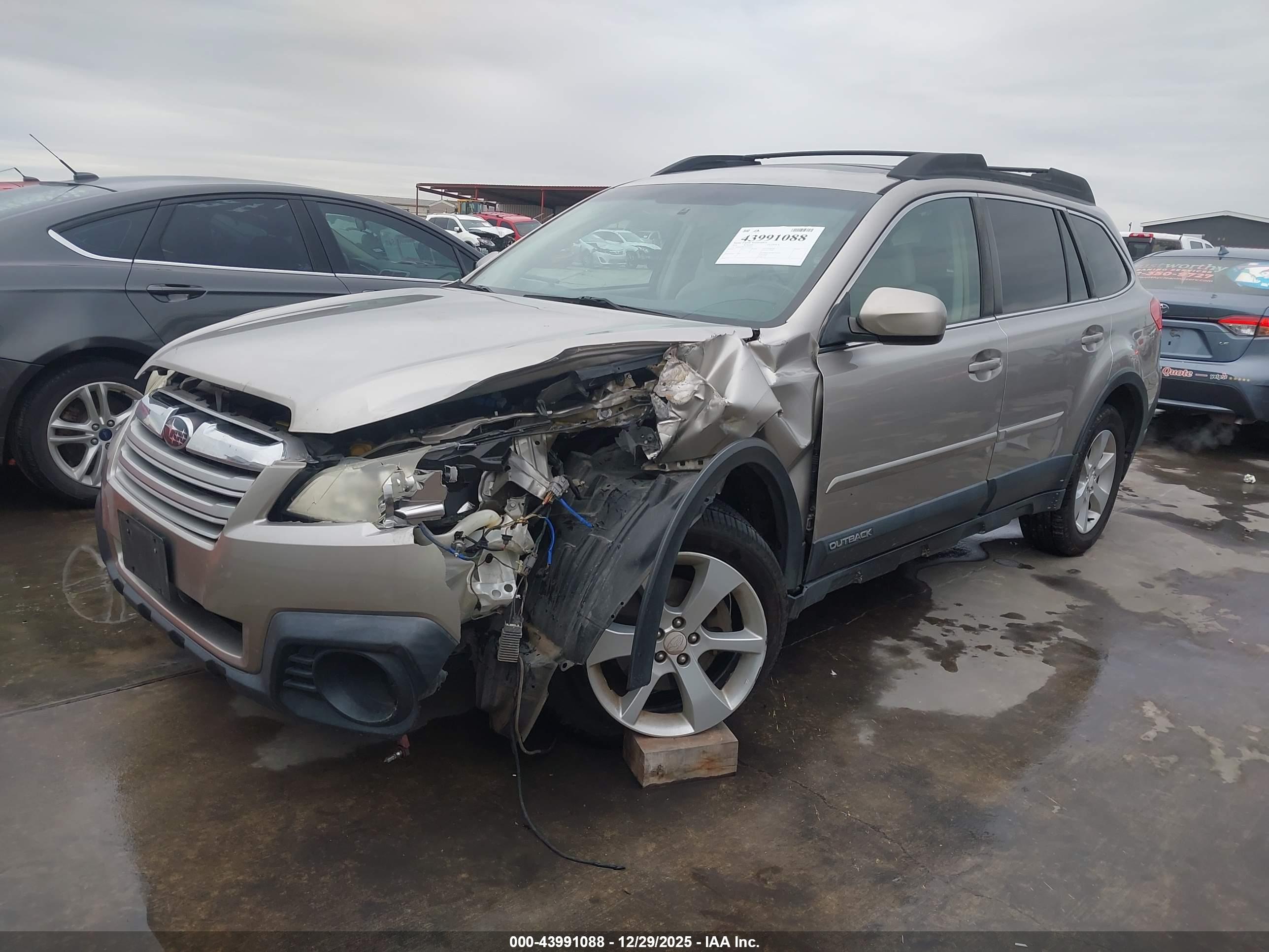 SUBARU OUTBACK image 2