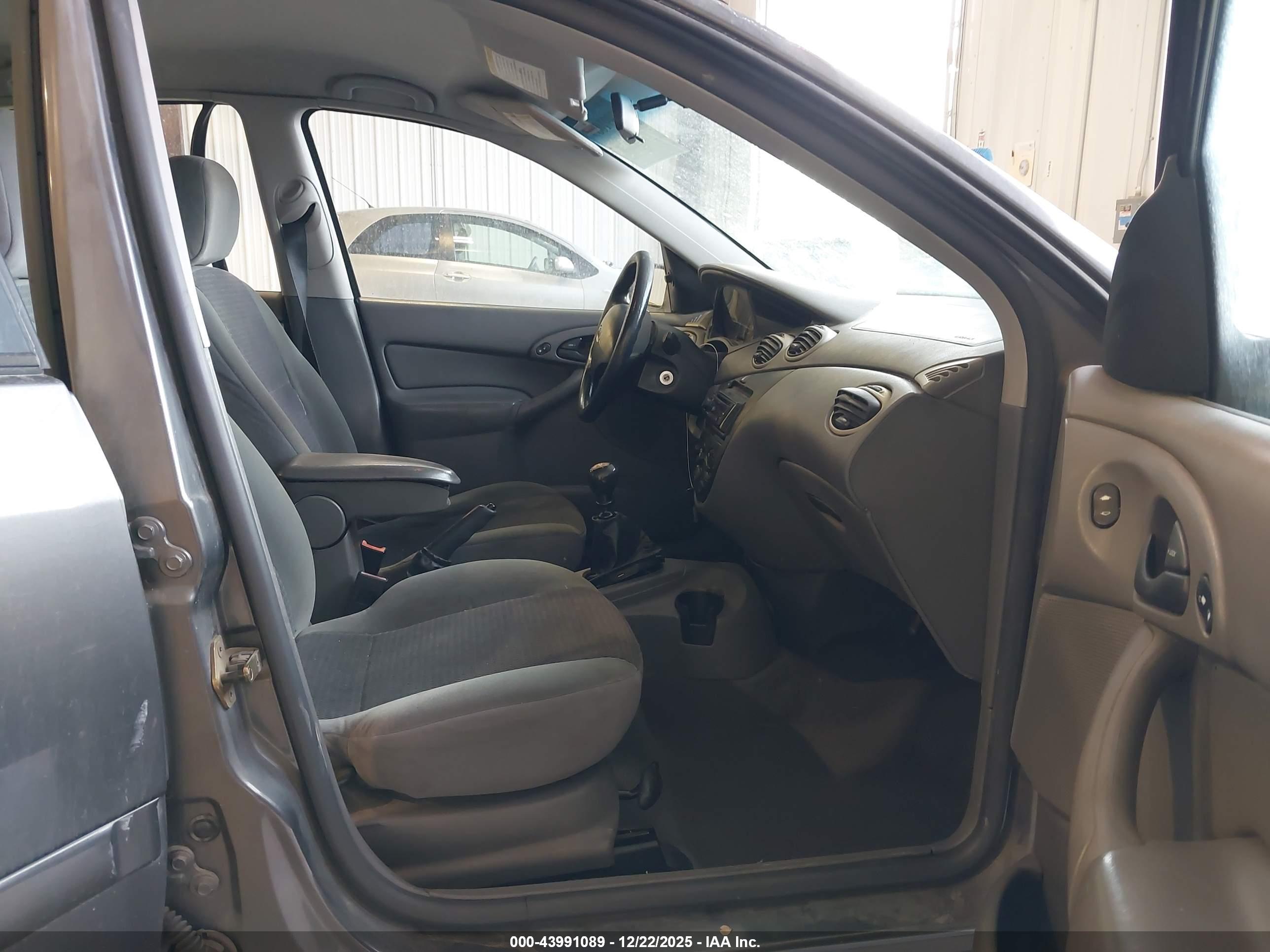 FORD FOCUS image 5