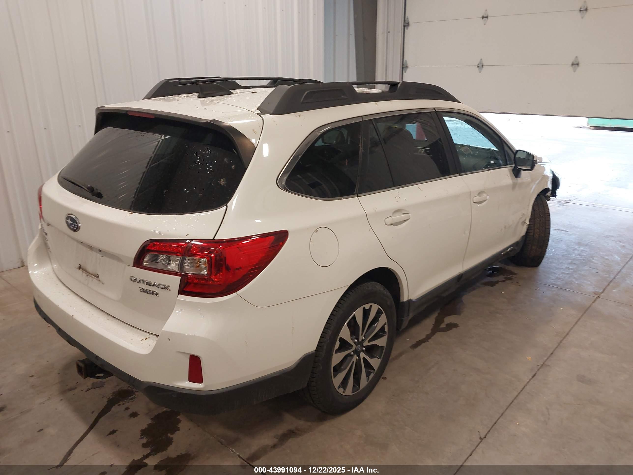 SUBARU OUTBACK image 4