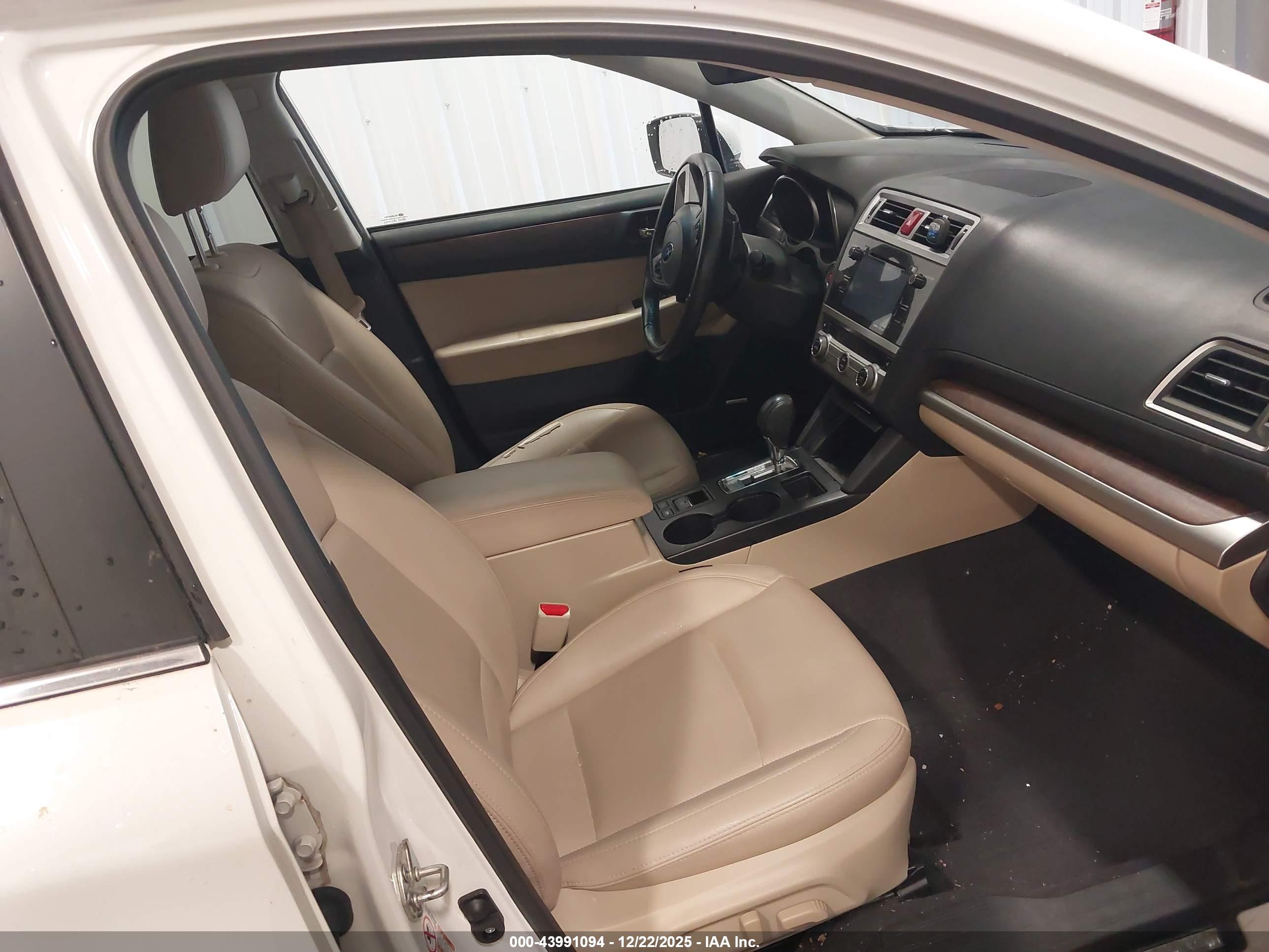 SUBARU OUTBACK image 5