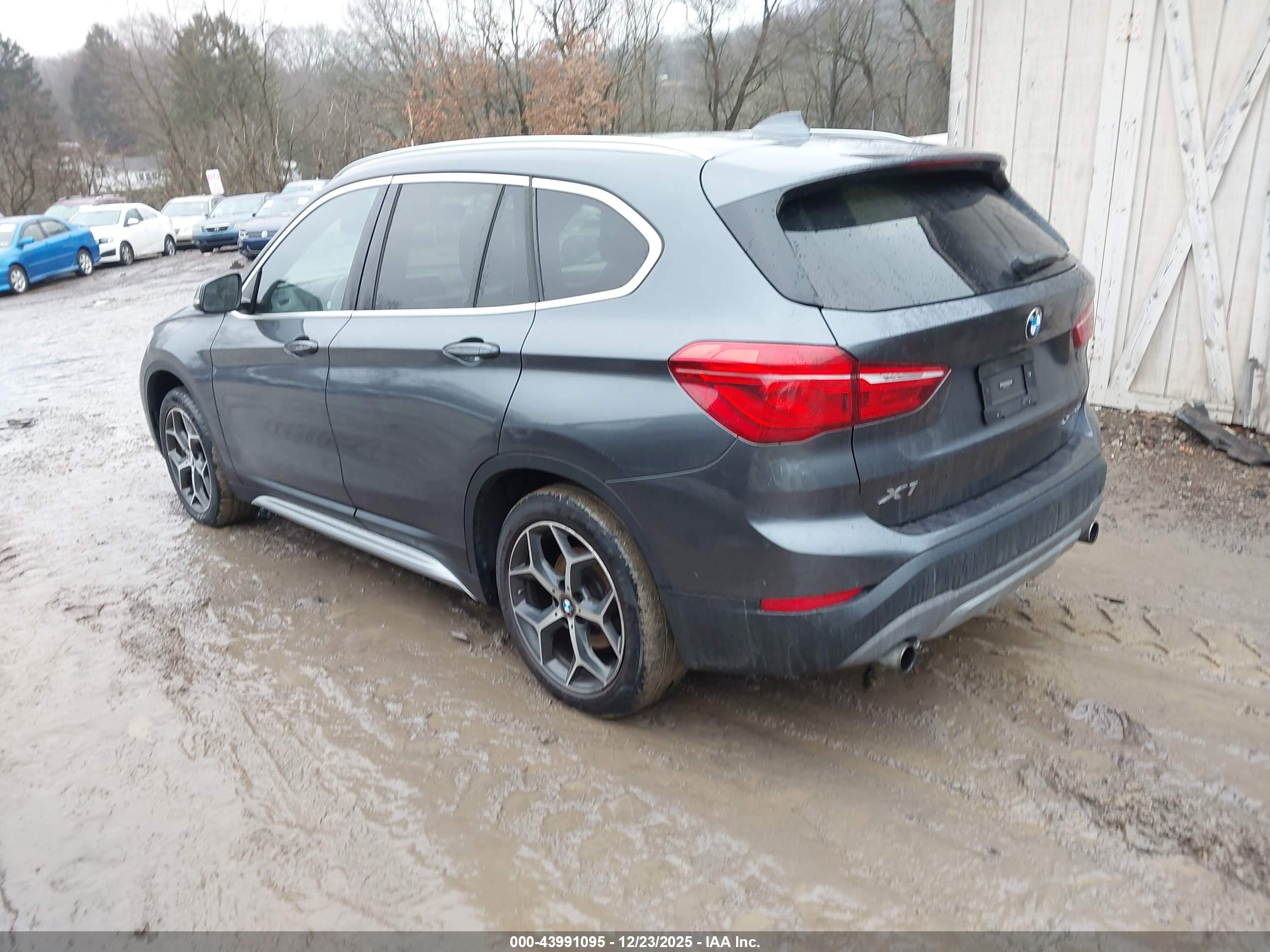 BMW X1 image 3