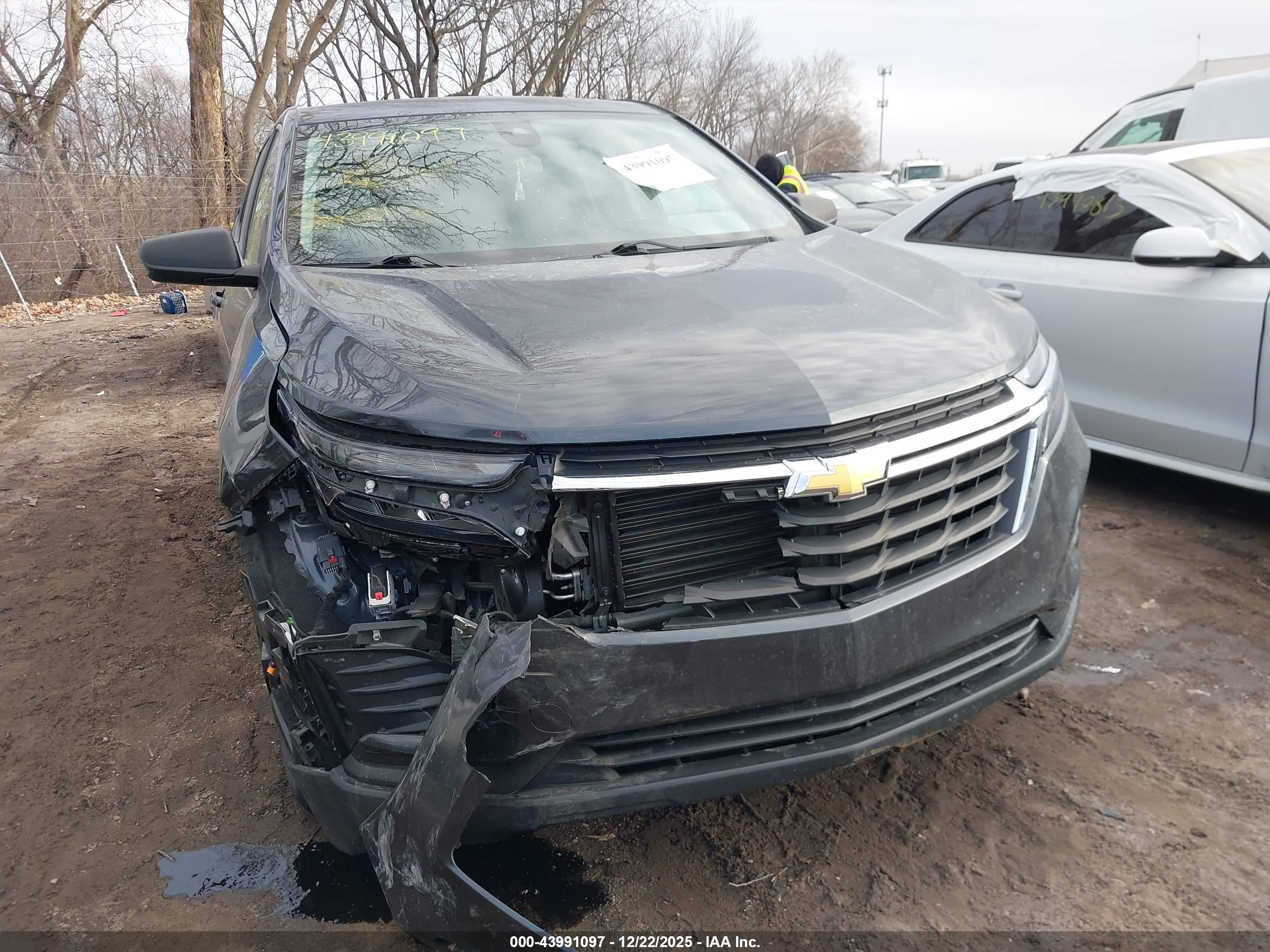 CHEVROLET EQUINOX image 6