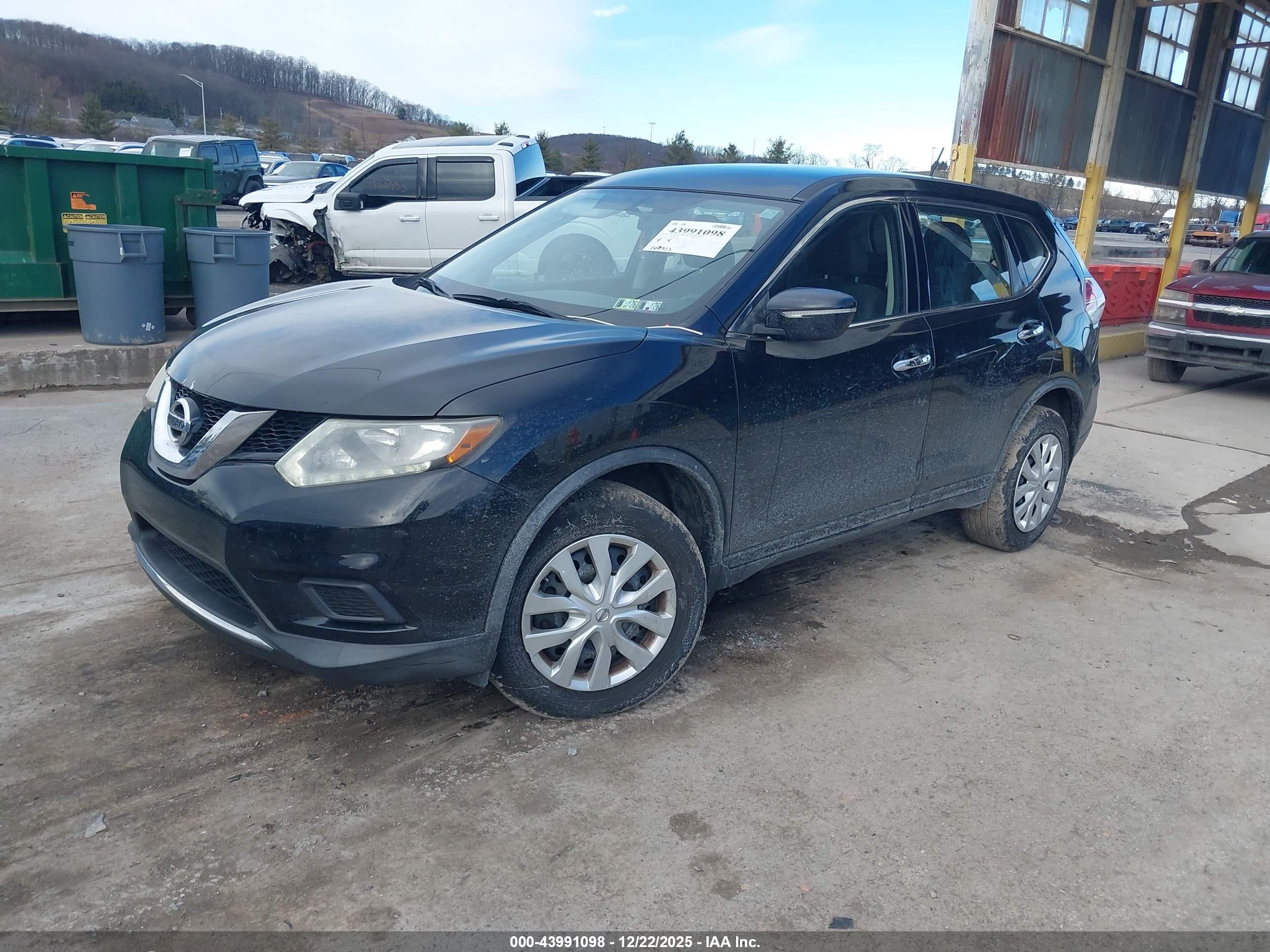 NISSAN ROGUE image 2