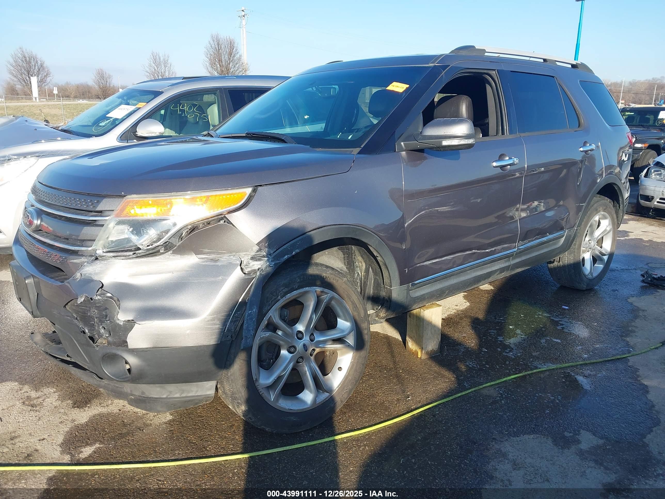 FORD EXPLORER image 2