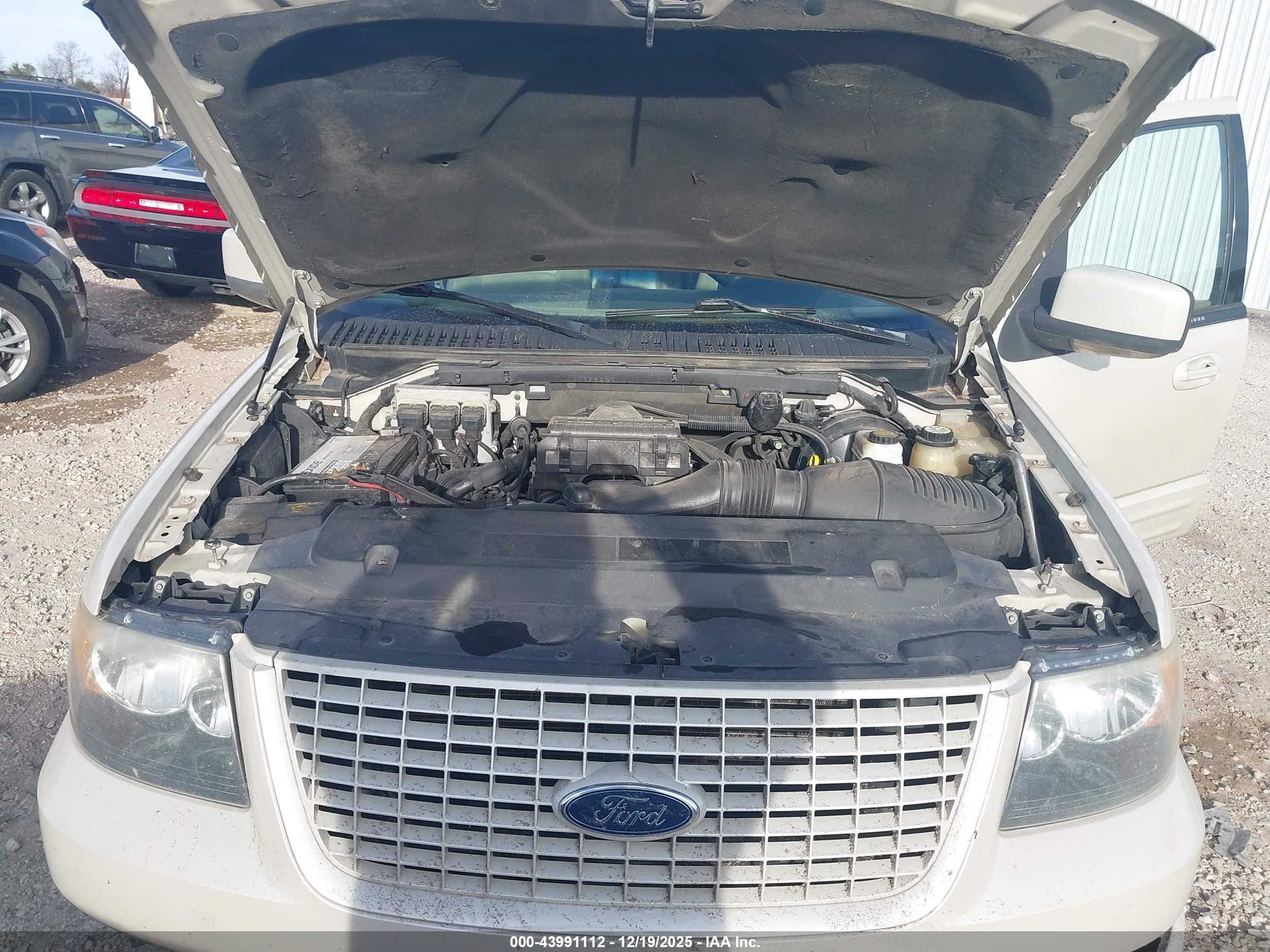 FORD EXPEDITION image 10