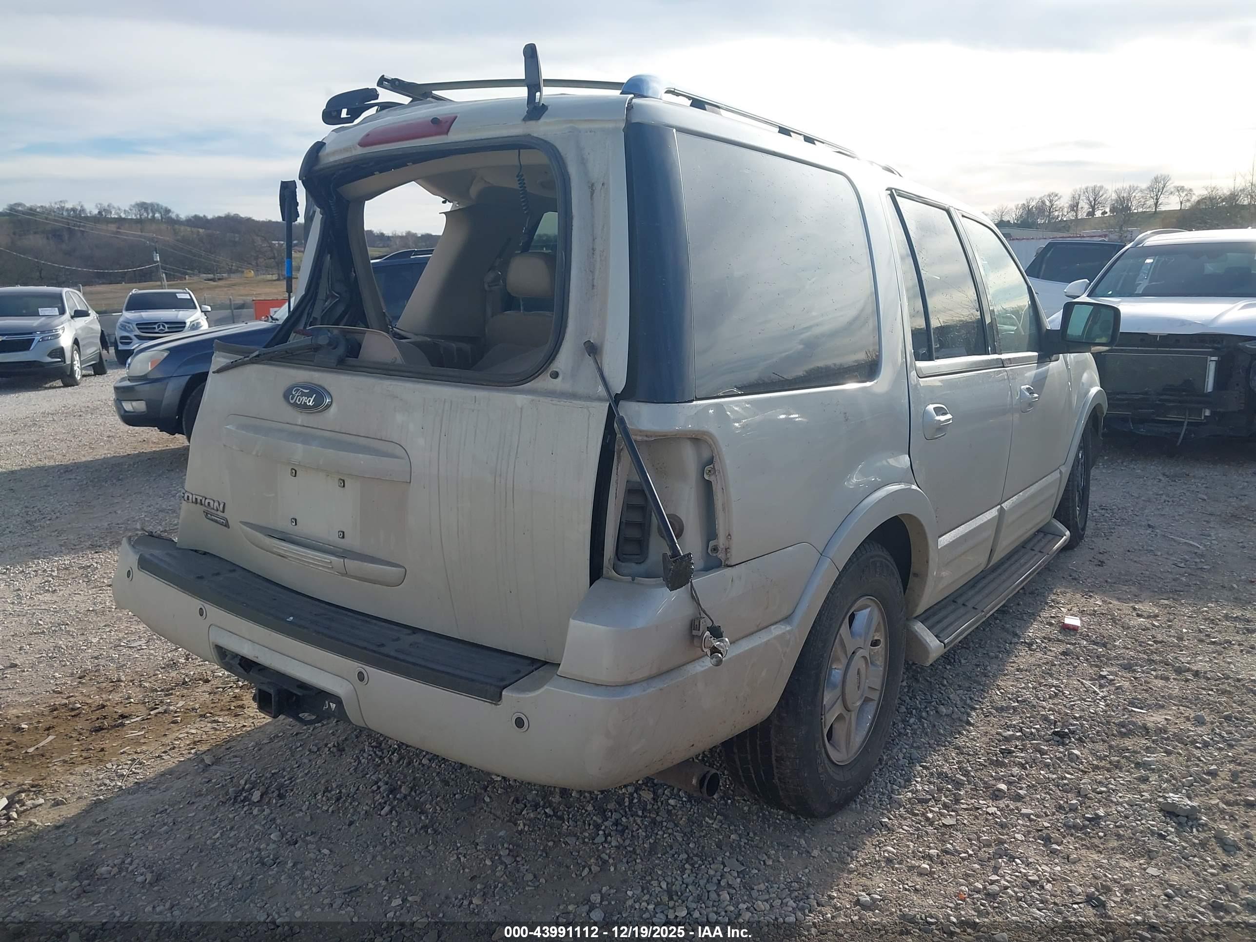 FORD EXPEDITION image 4