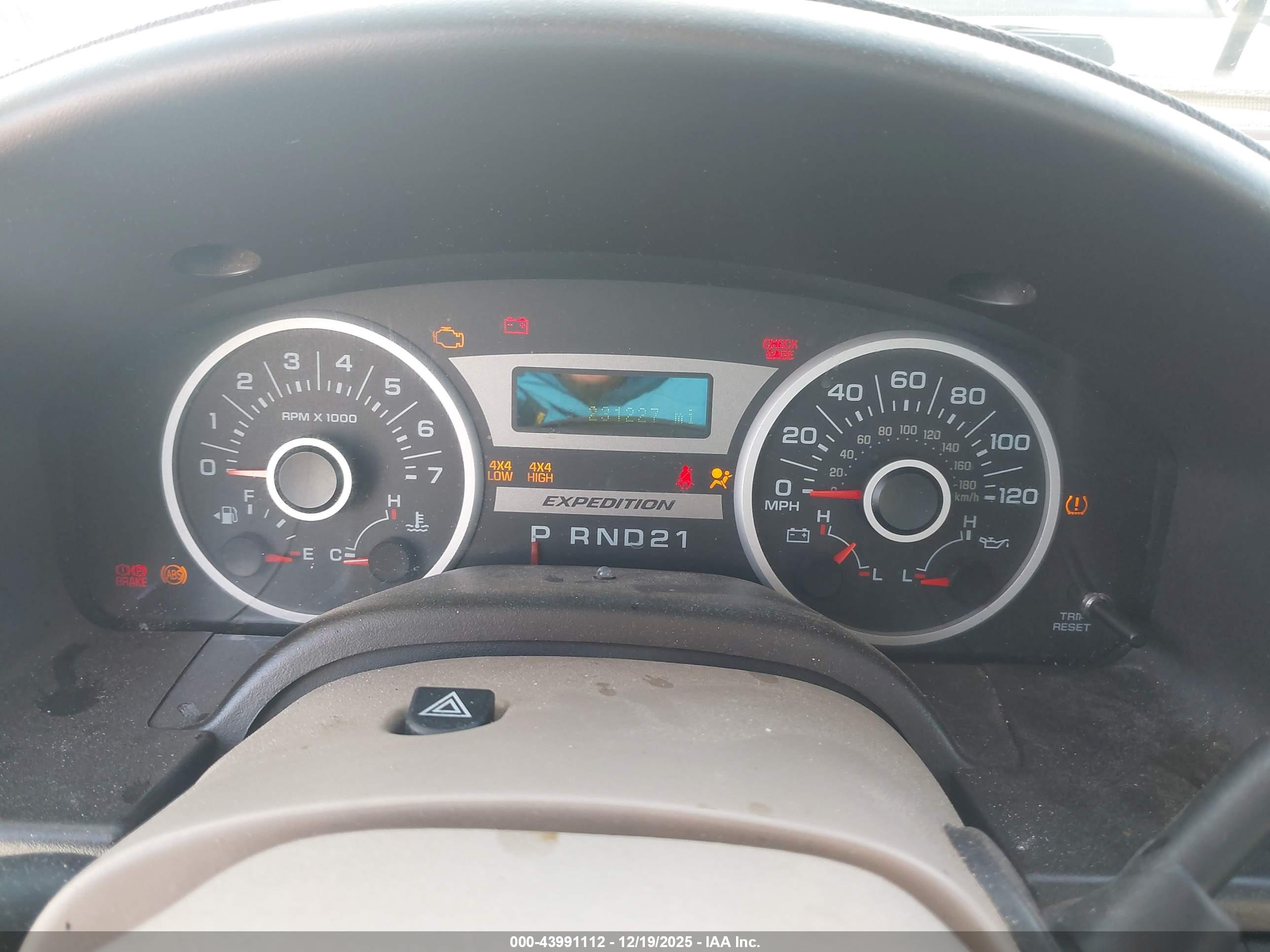 FORD EXPEDITION image 7