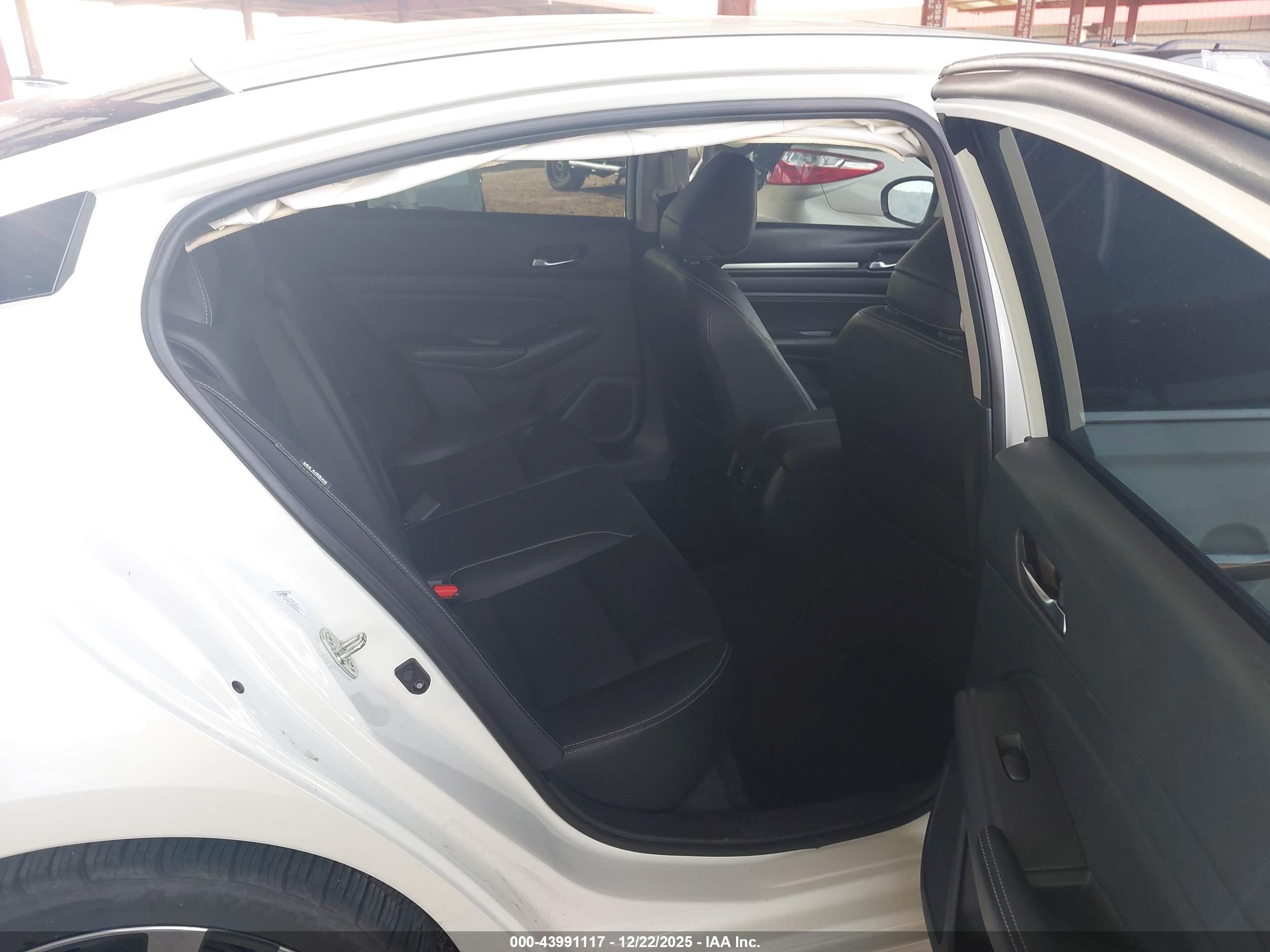 NISSAN ALTIMA image 8