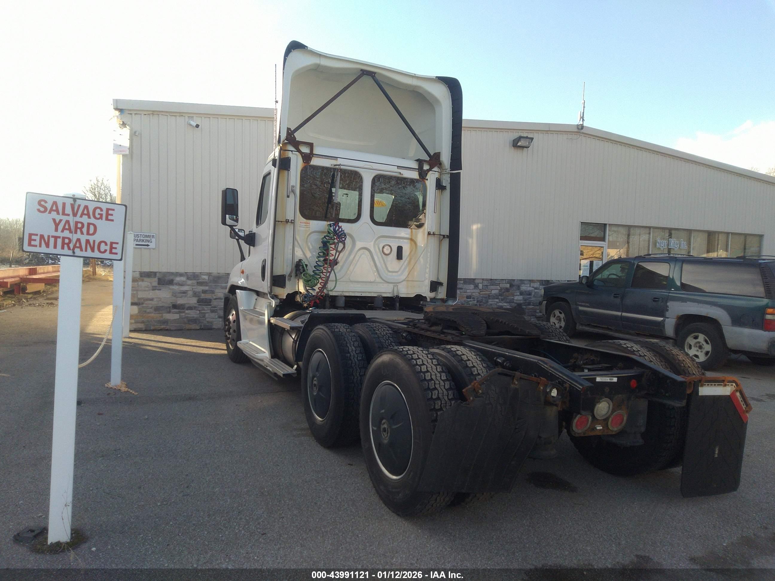 FREIGHTLINER CASCADIA image 3