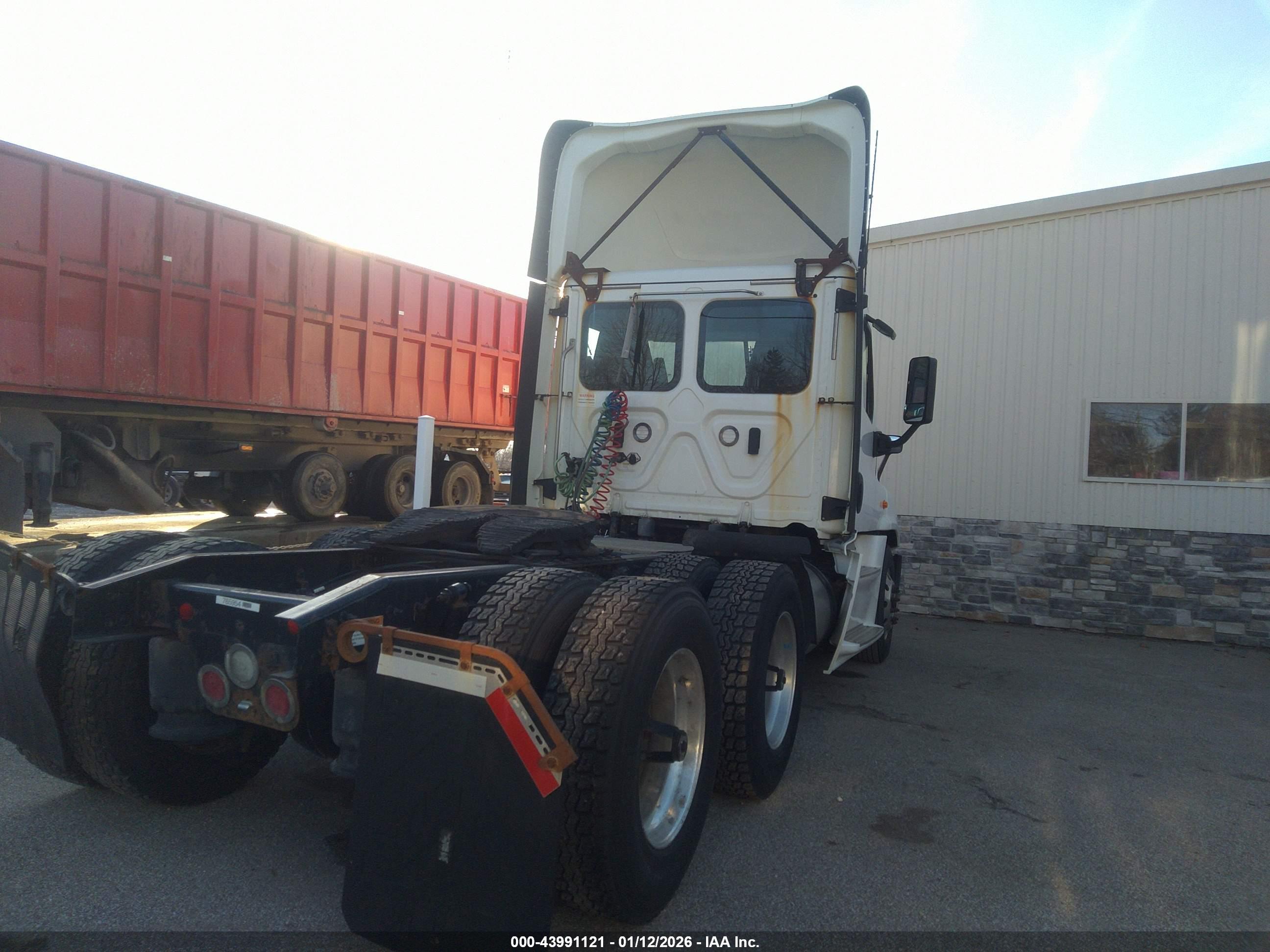 FREIGHTLINER CASCADIA image 4