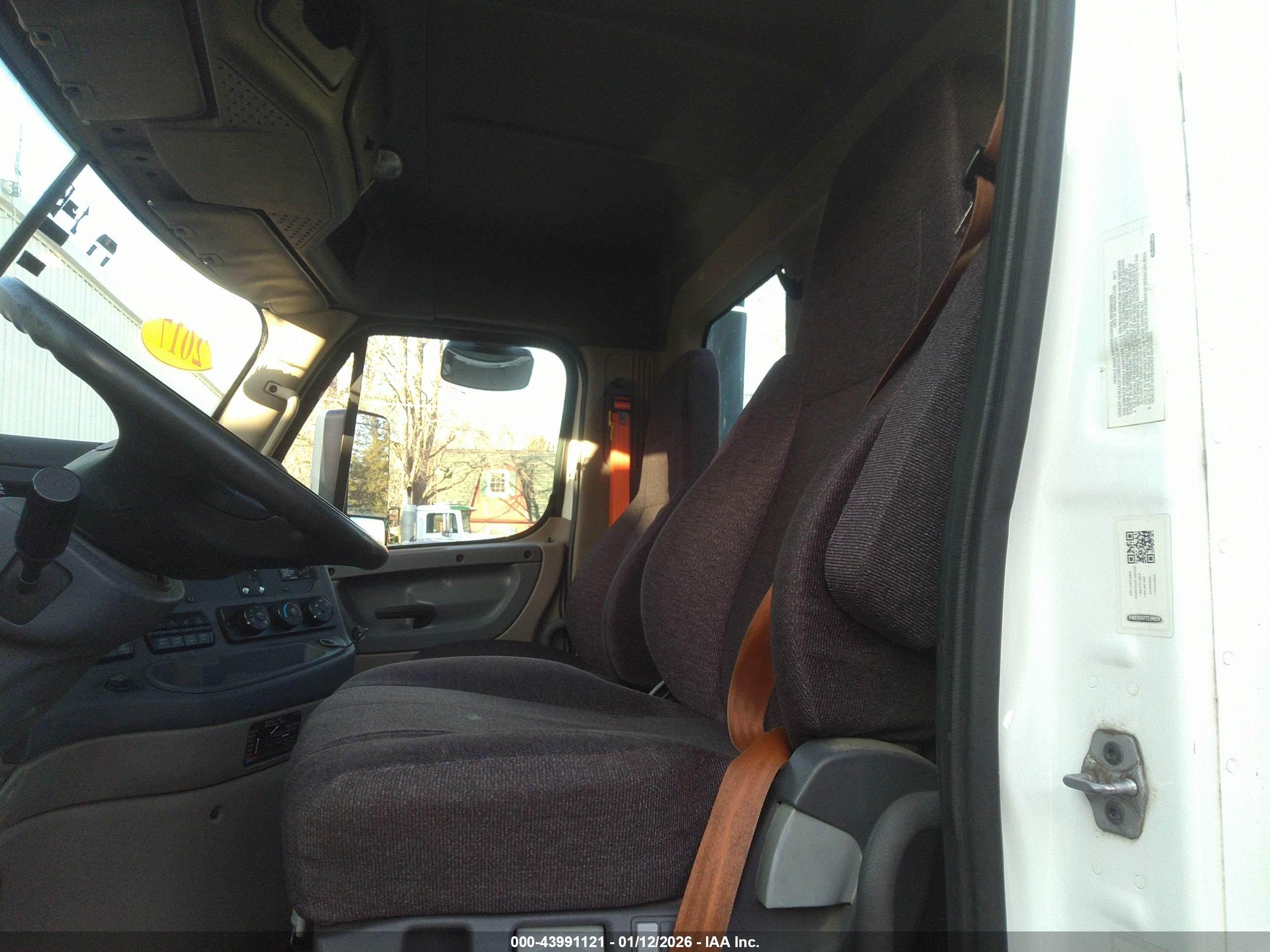 FREIGHTLINER CASCADIA image 5