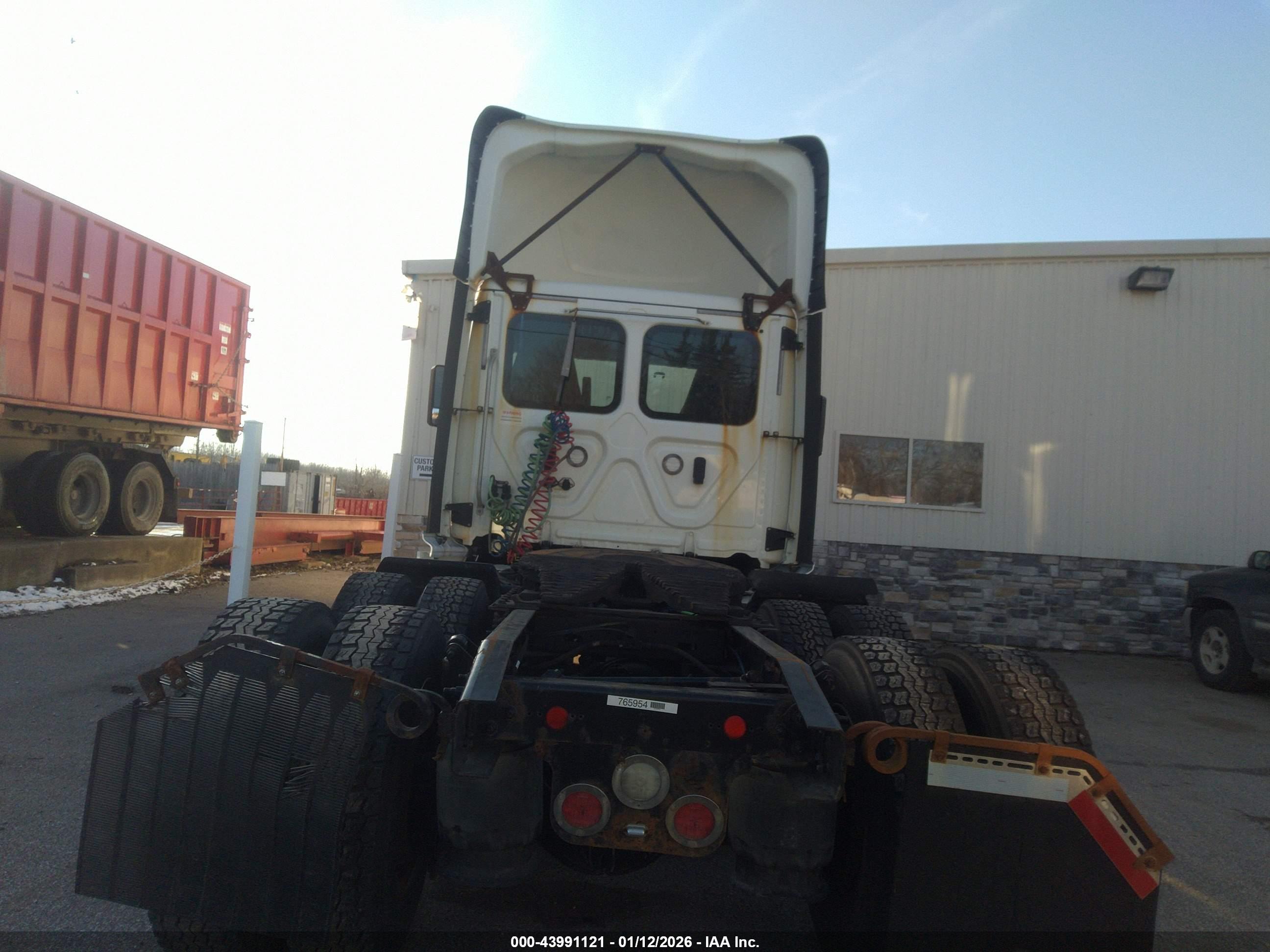 FREIGHTLINER CASCADIA image 8