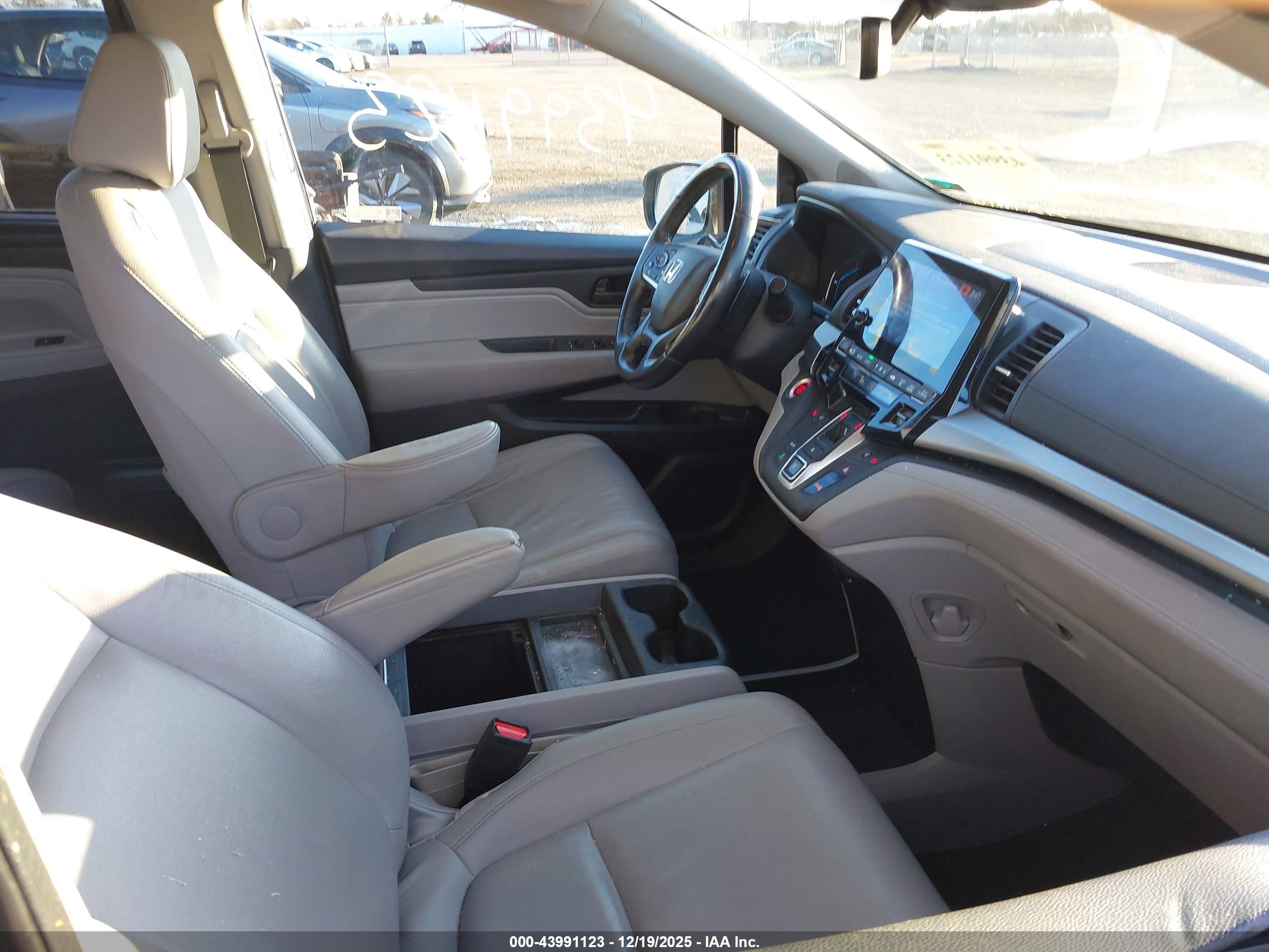 HONDA ODYSSEY image 5