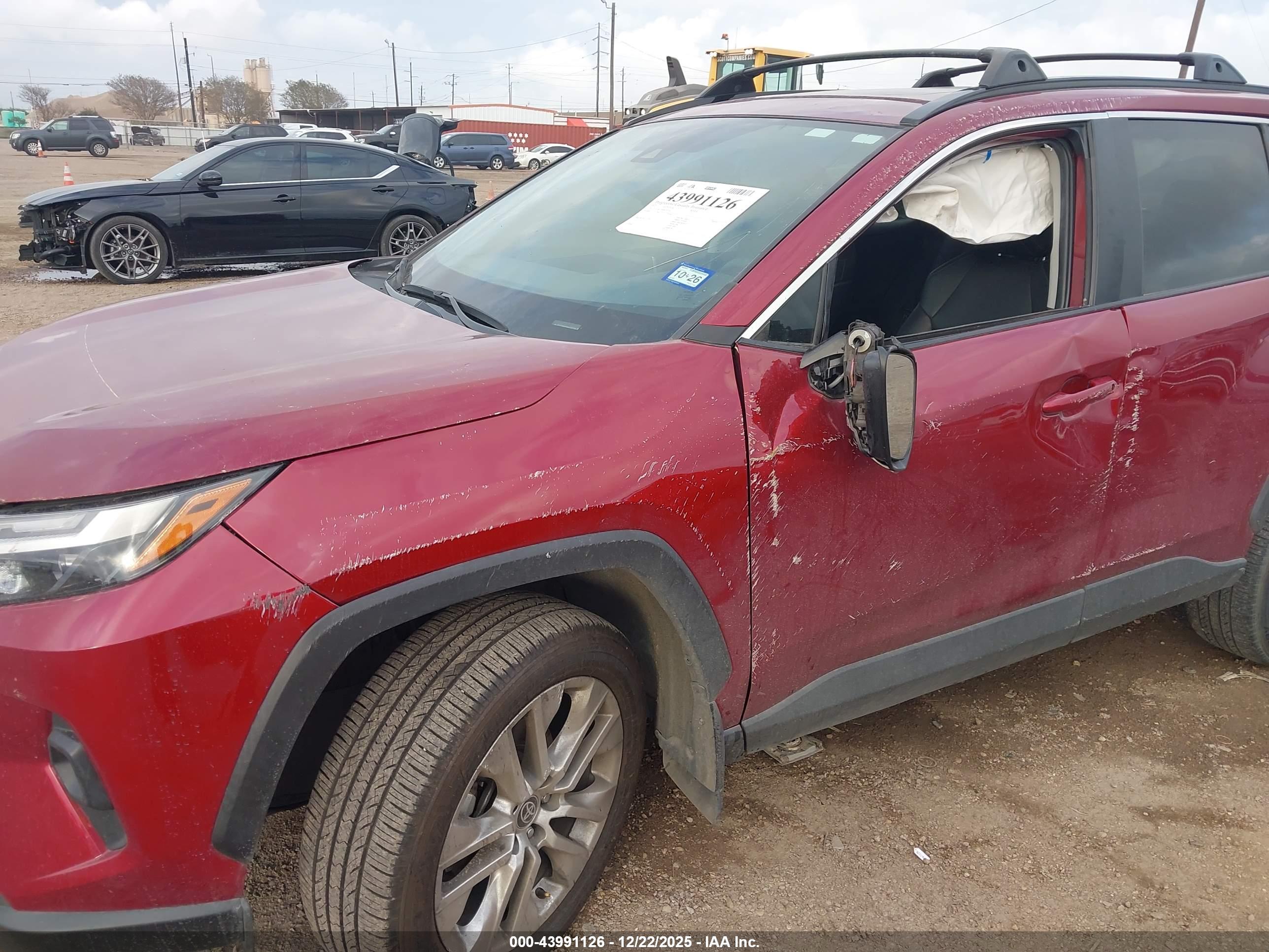 TOYOTA RAV4 image 6