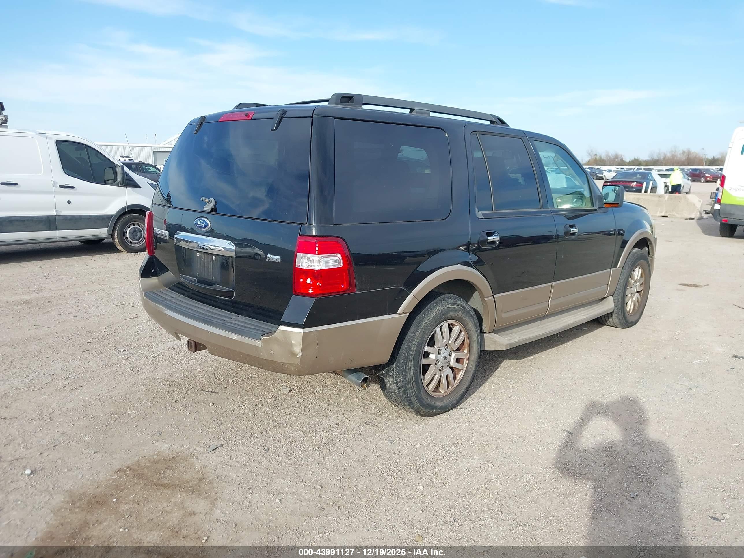 FORD EXPEDITION image 4