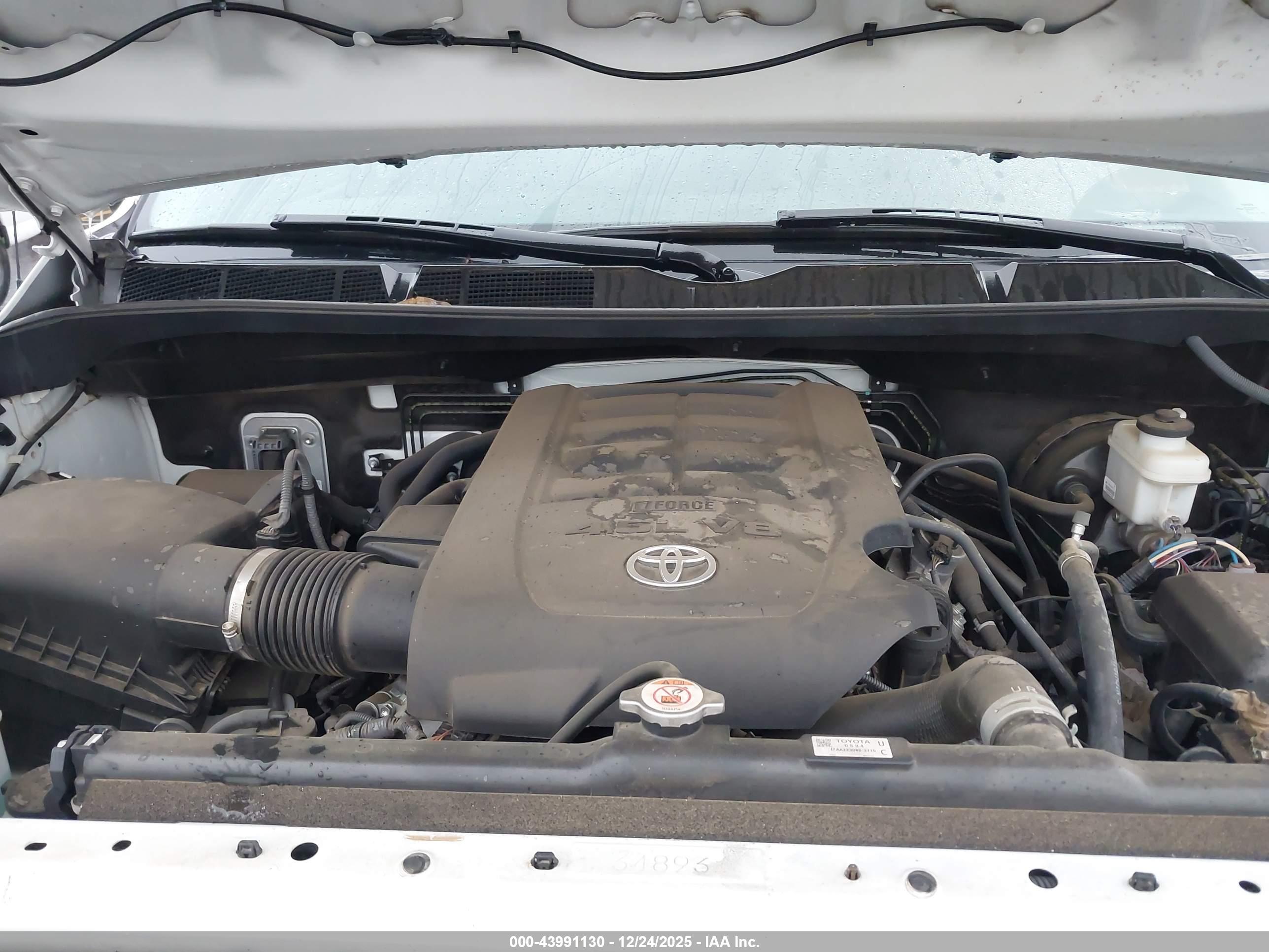 TOYOTA TUNDRA image 10