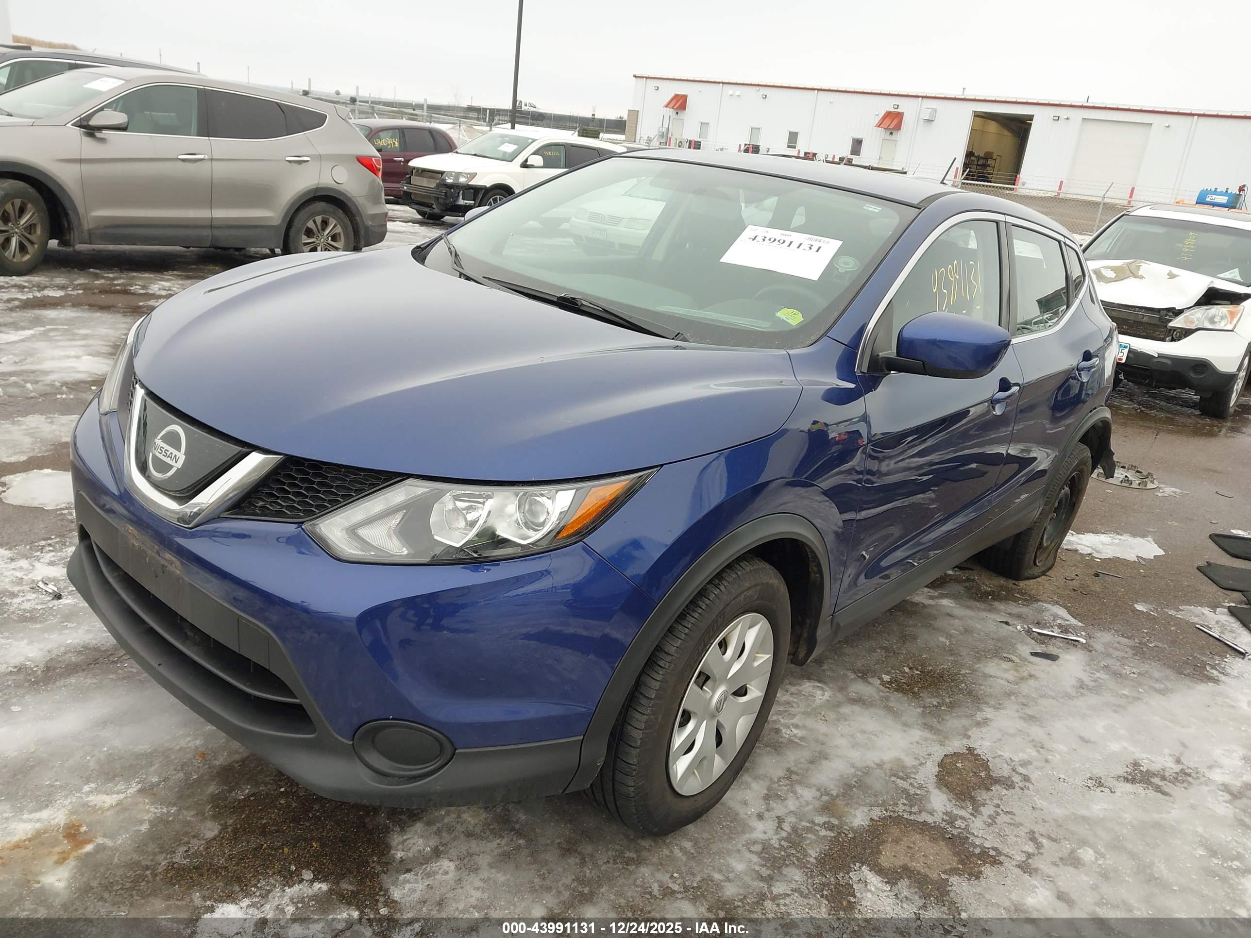 NISSAN ROGUE image 2