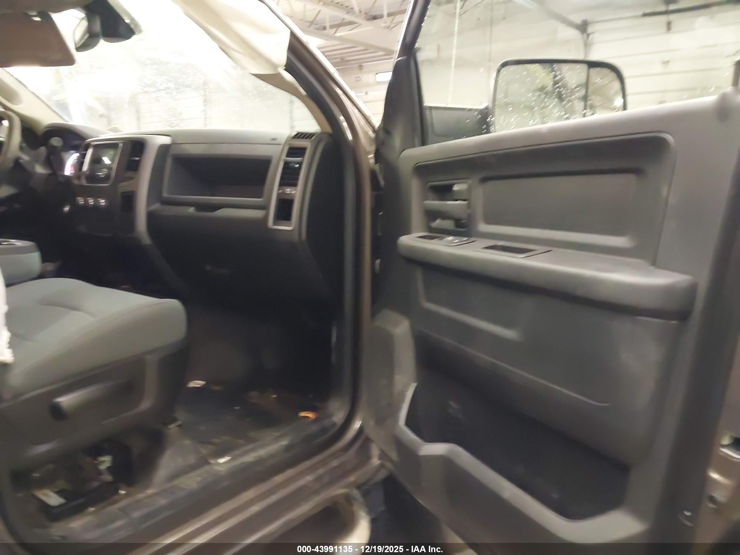 RAM 2500 image 5