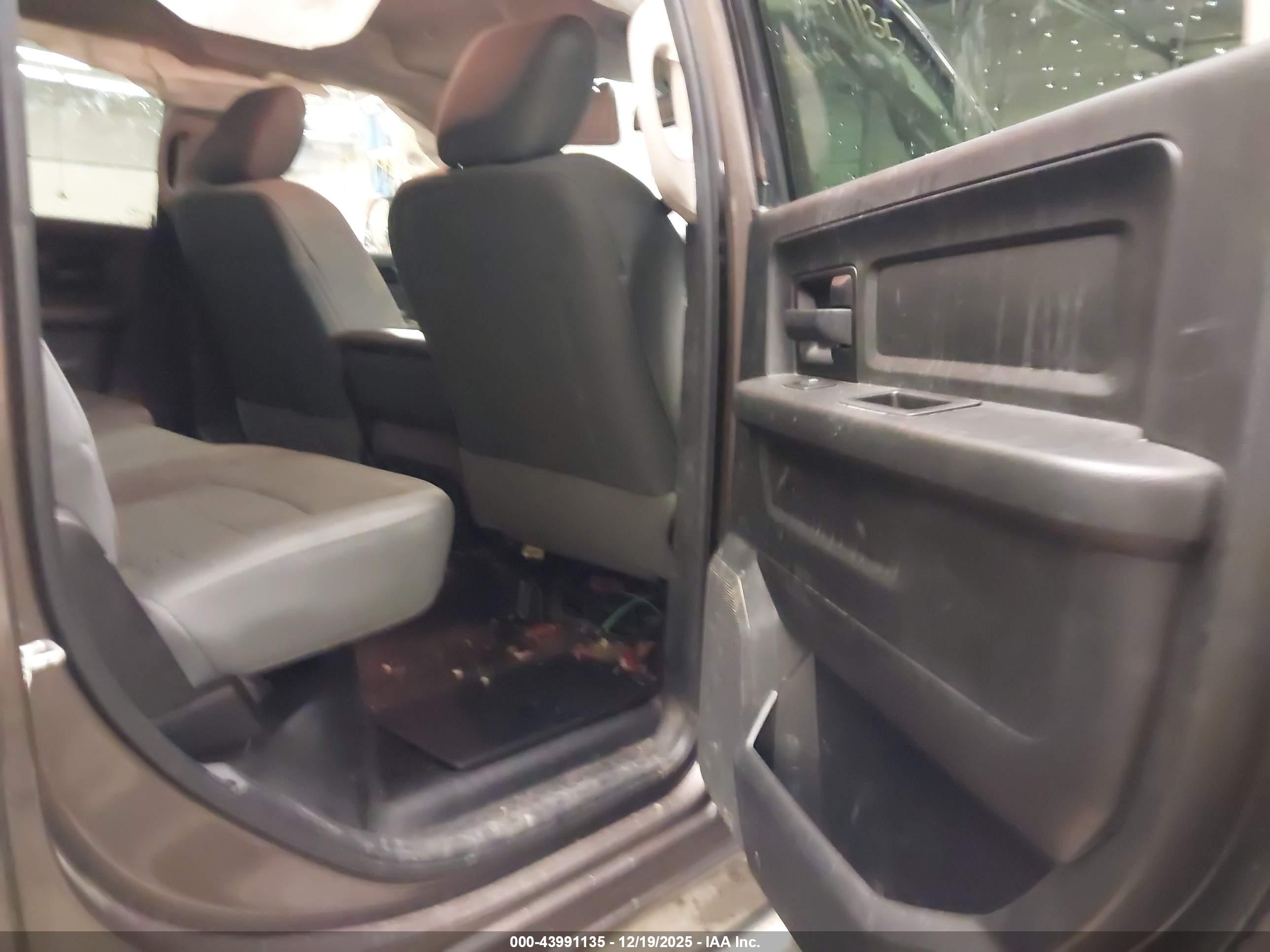 RAM 2500 image 8
