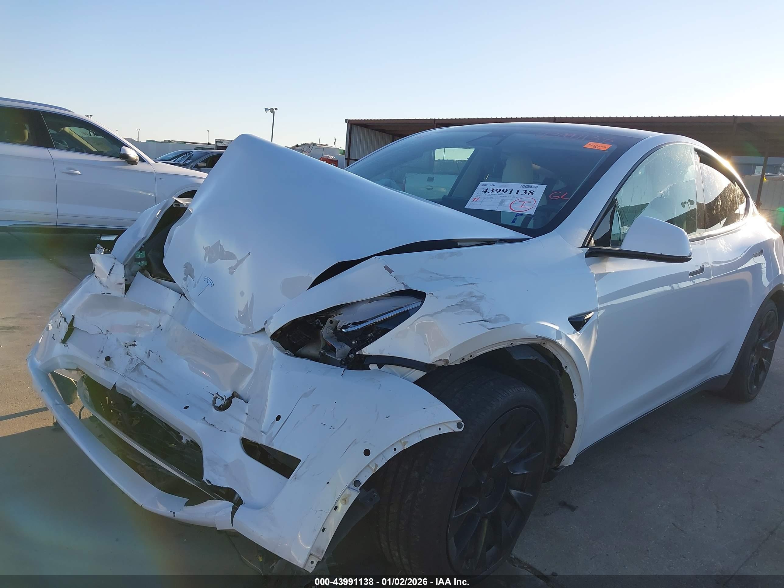 TESLA MODEL image 6