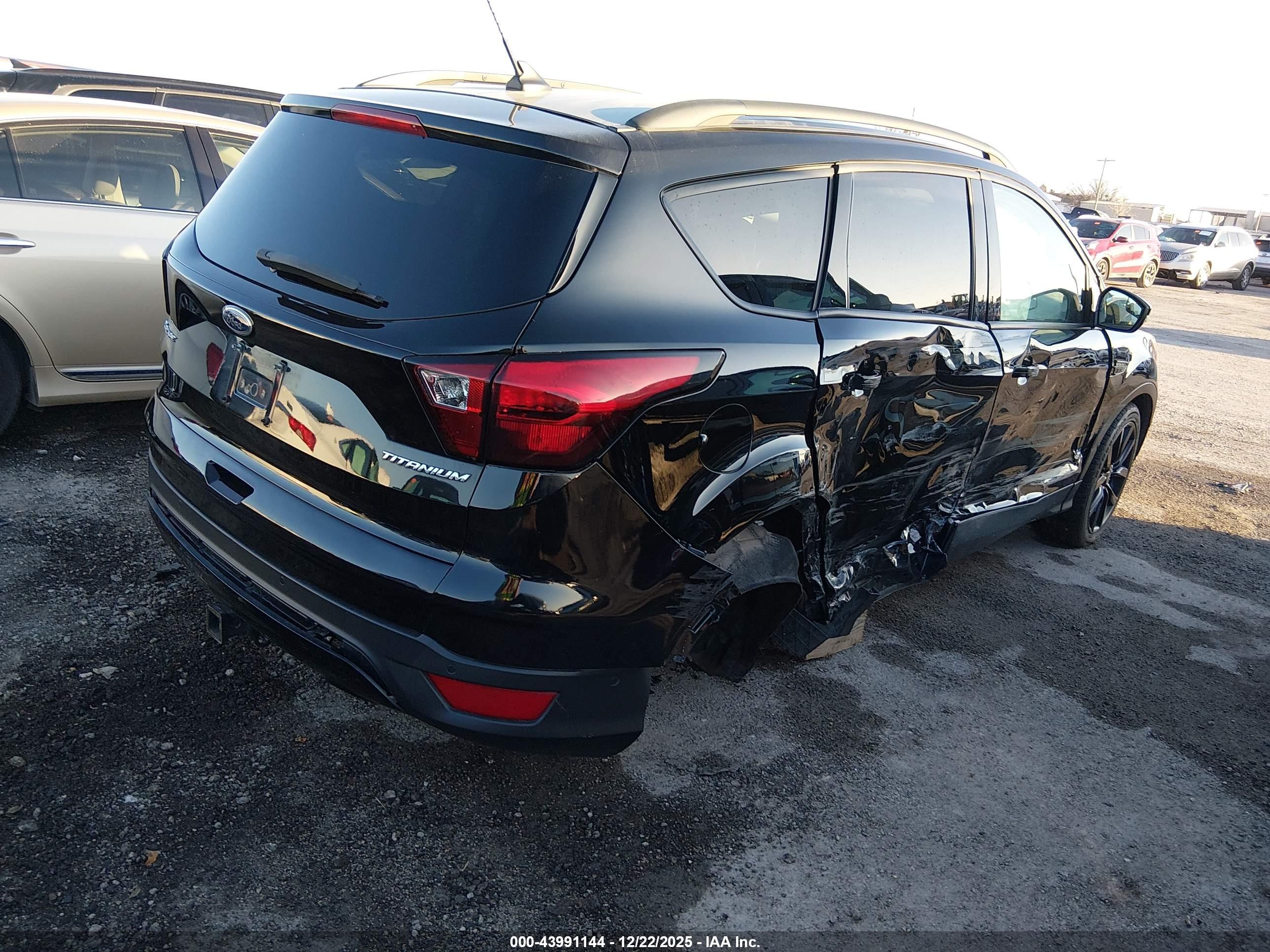 FORD ESCAPE image 4