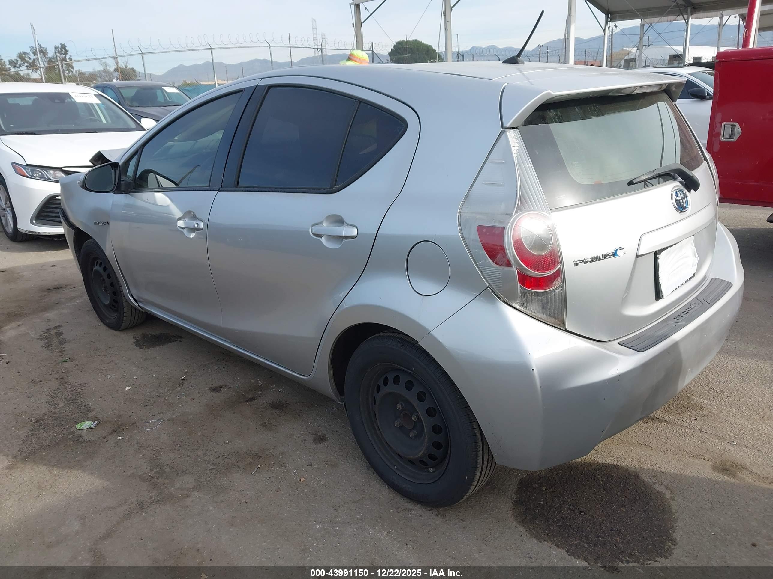TOYOTA PRIUS image 3