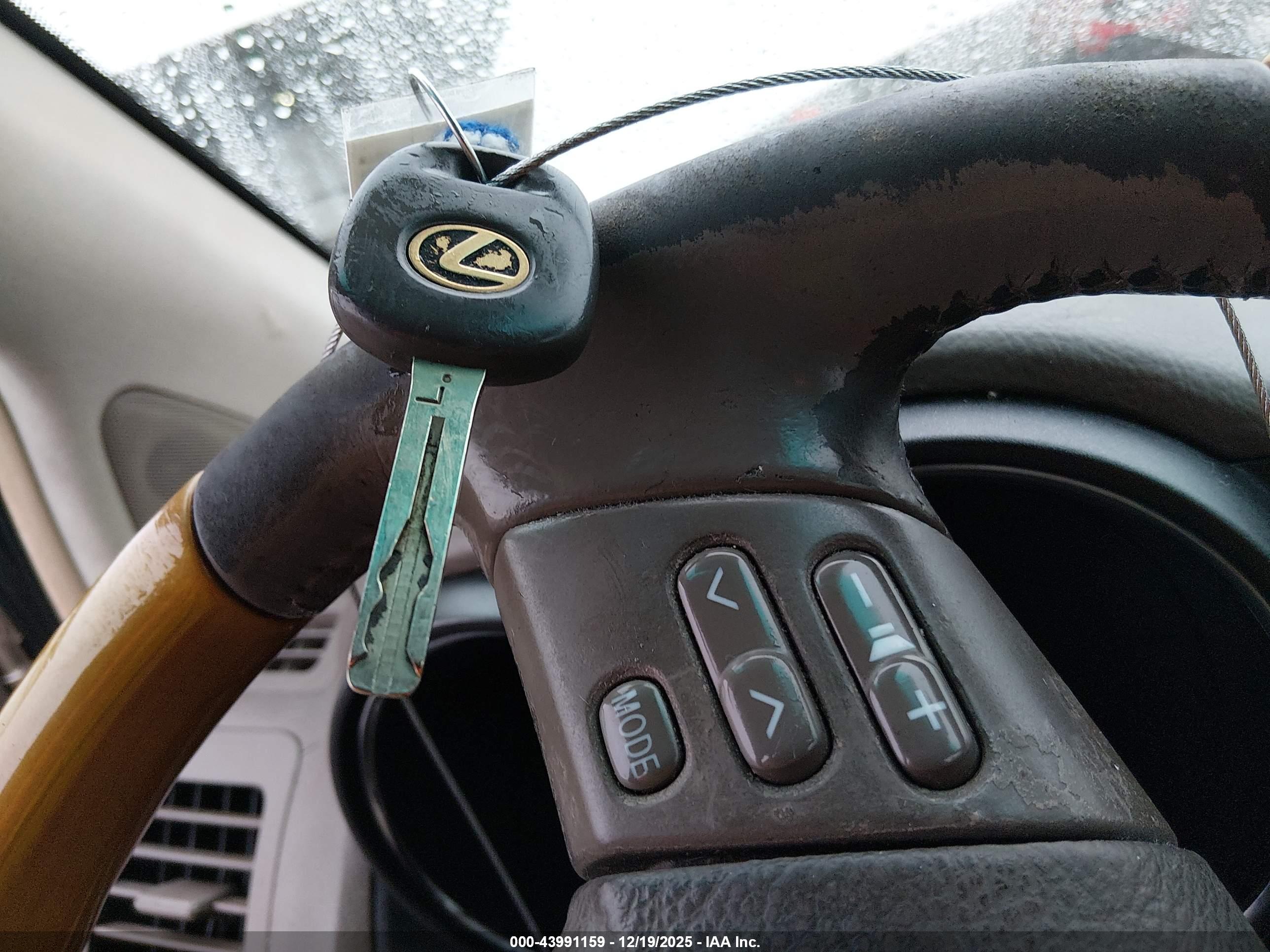 LEXUS RX image 11