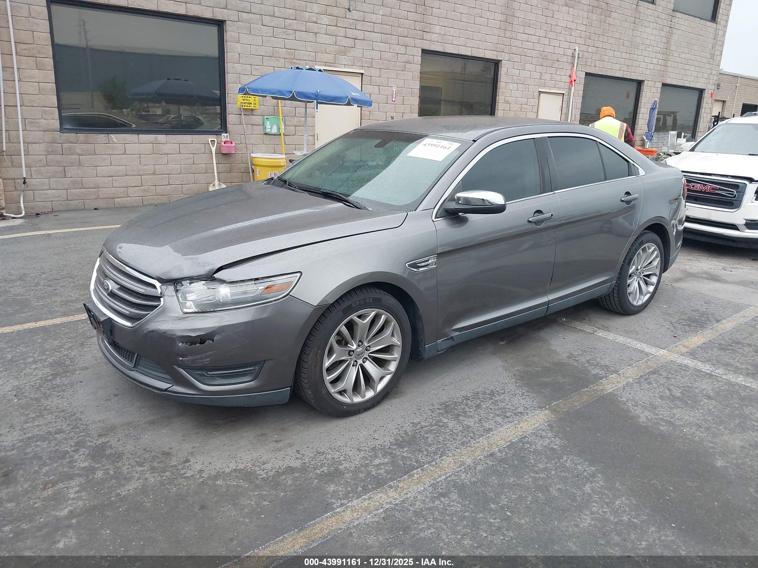 FORD TAURUS image 2