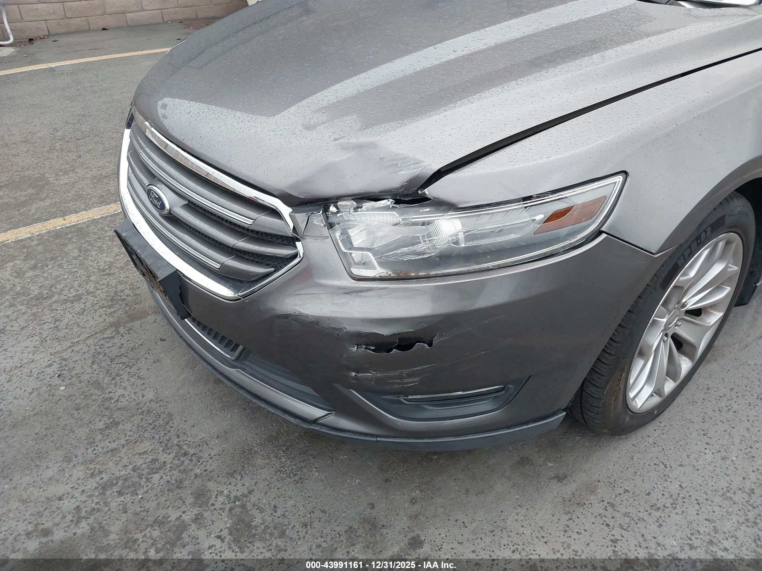 FORD TAURUS image 6