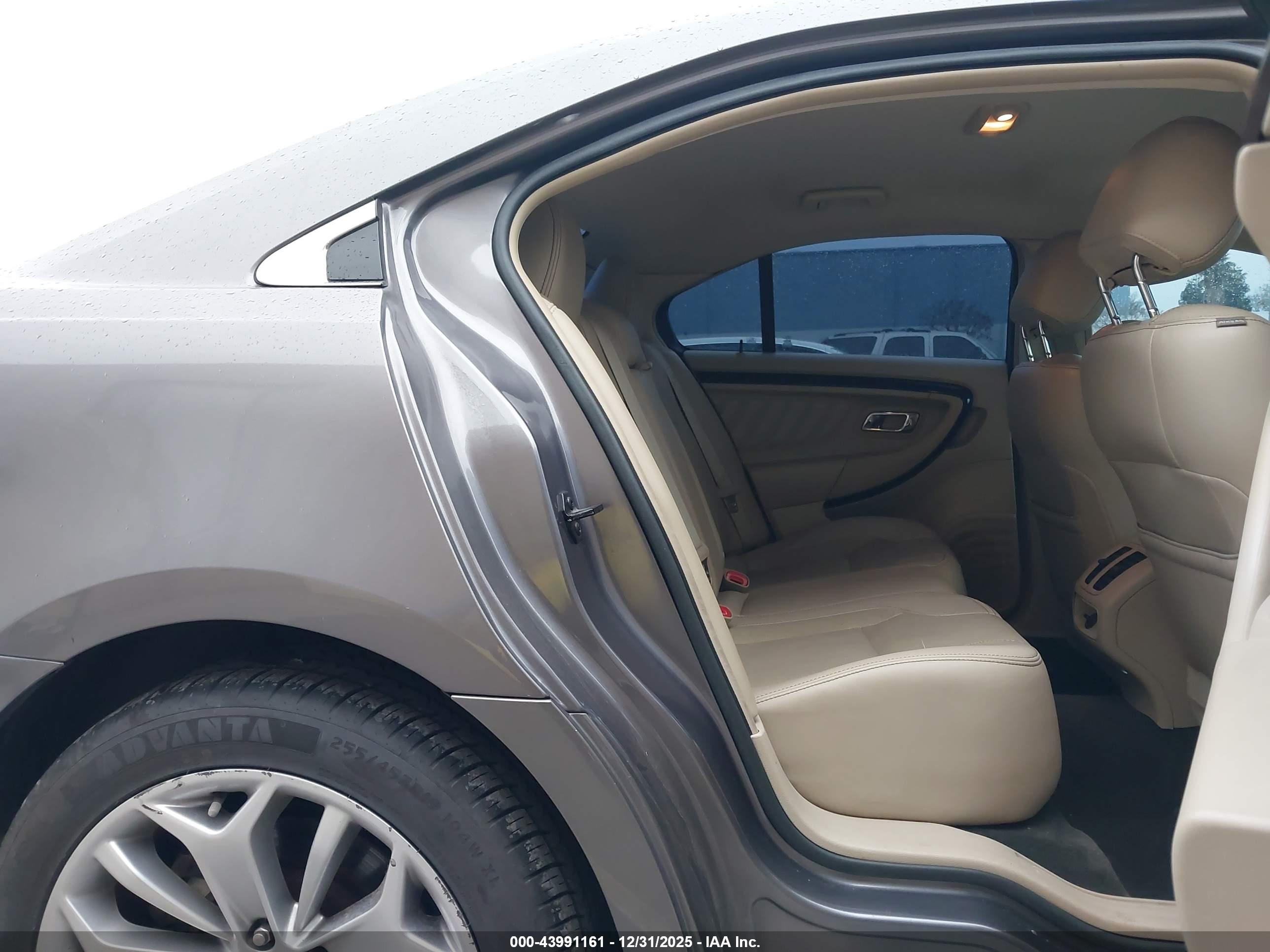 FORD TAURUS image 8