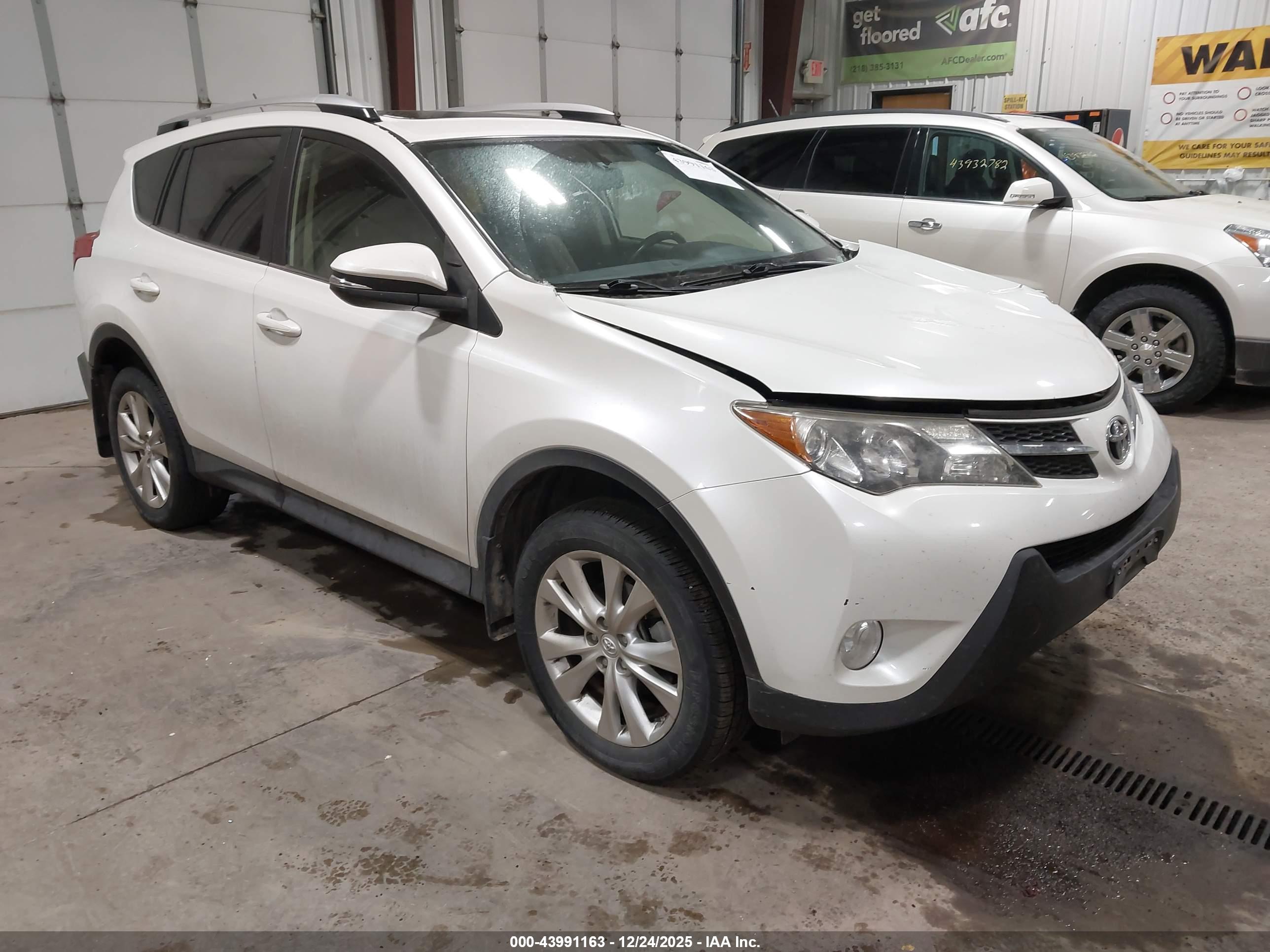 TOYOTA RAV4 image 3