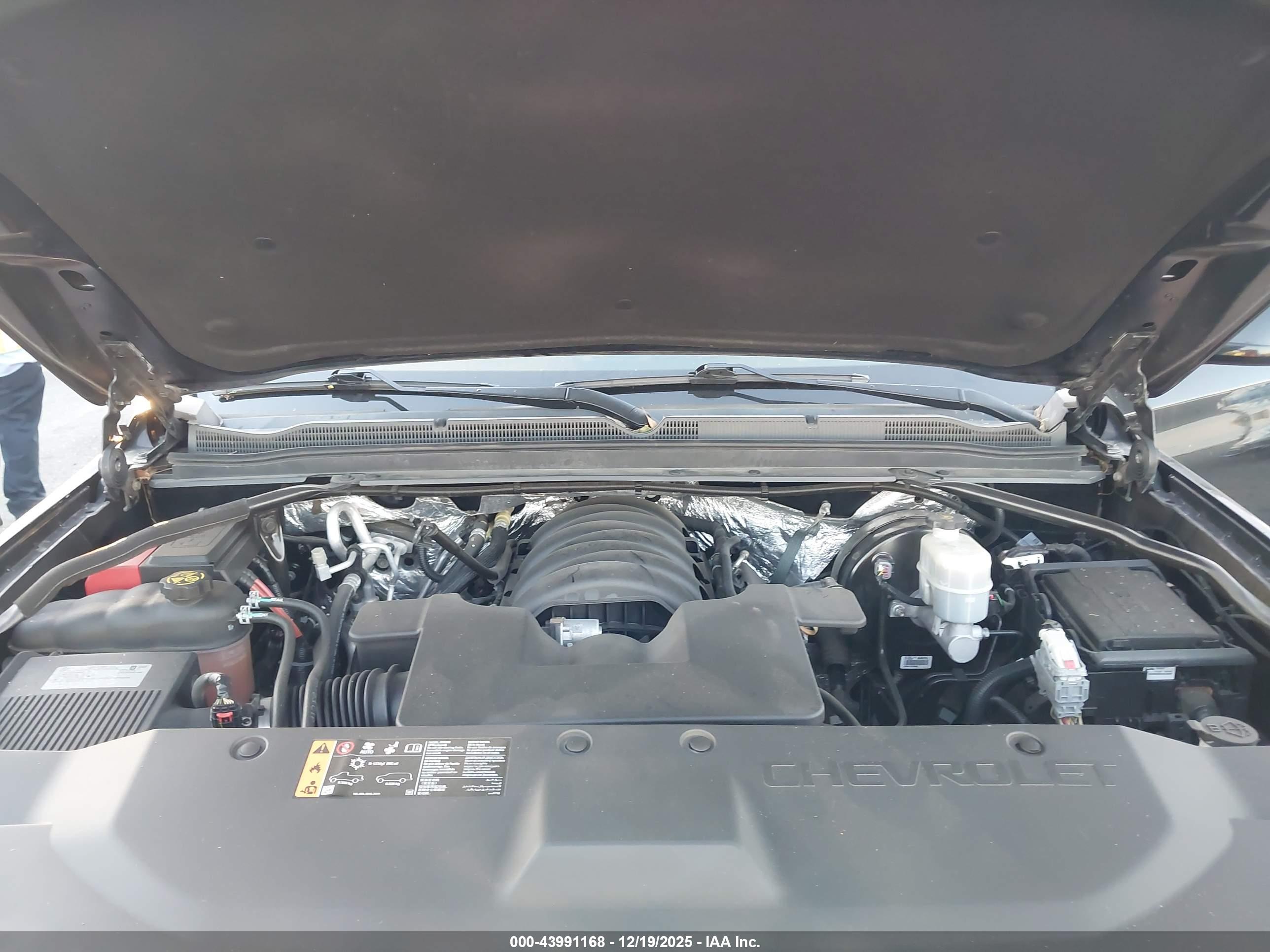 CHEVROLET TAHOE image 10
