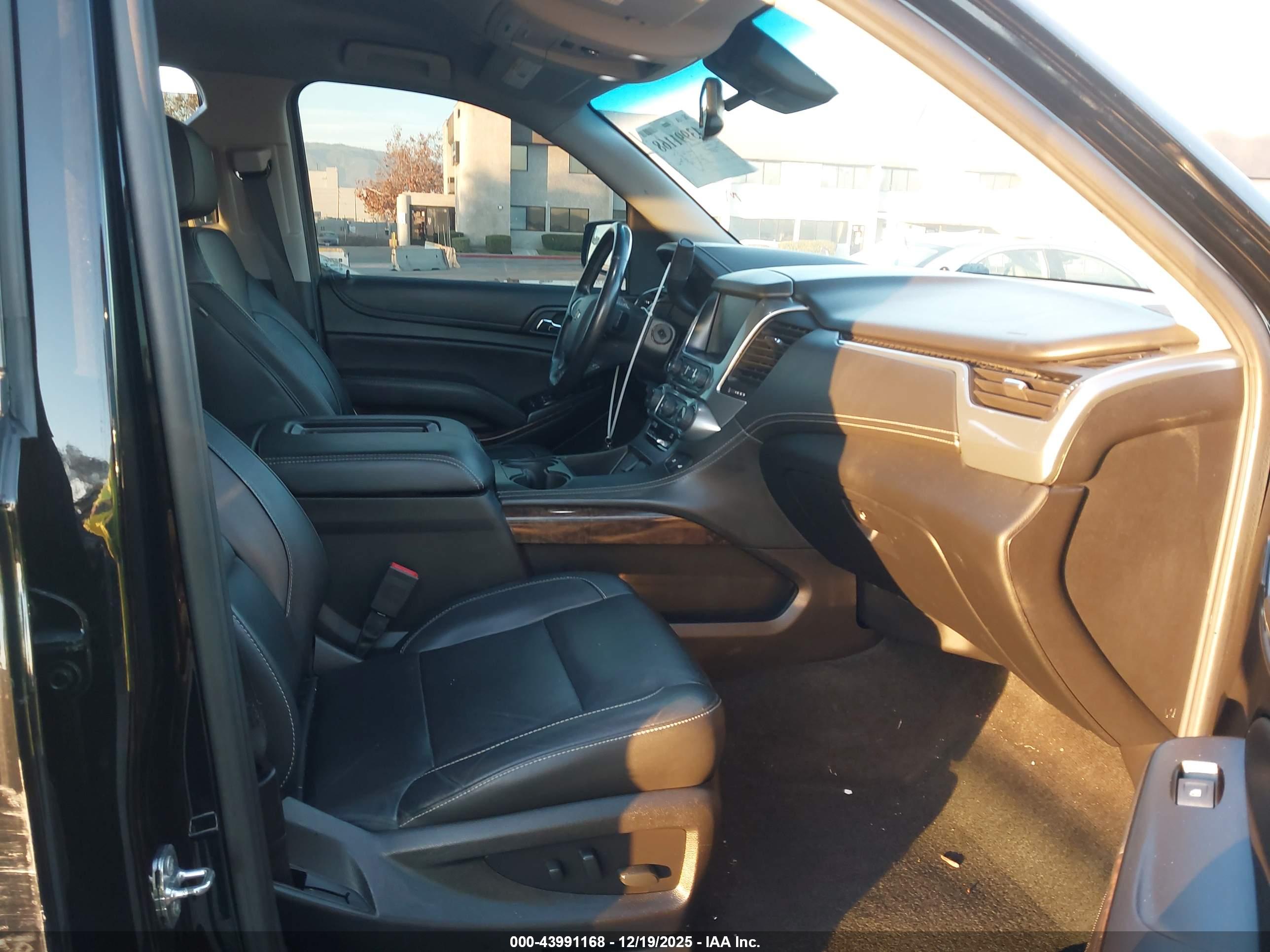 CHEVROLET TAHOE image 5