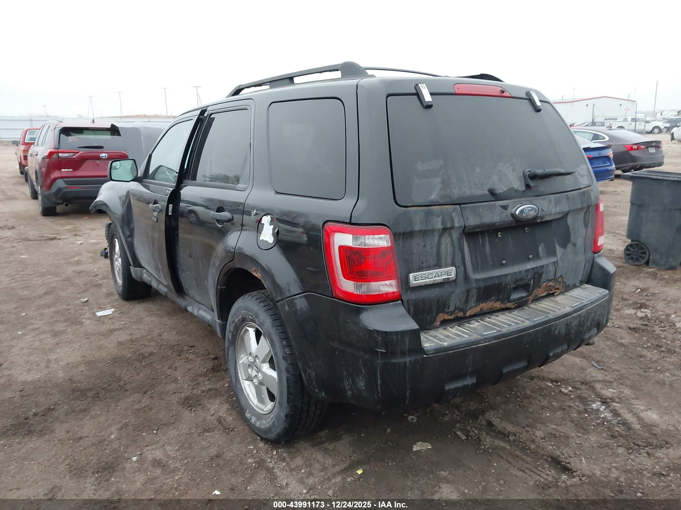 FORD ESCAPE image 3