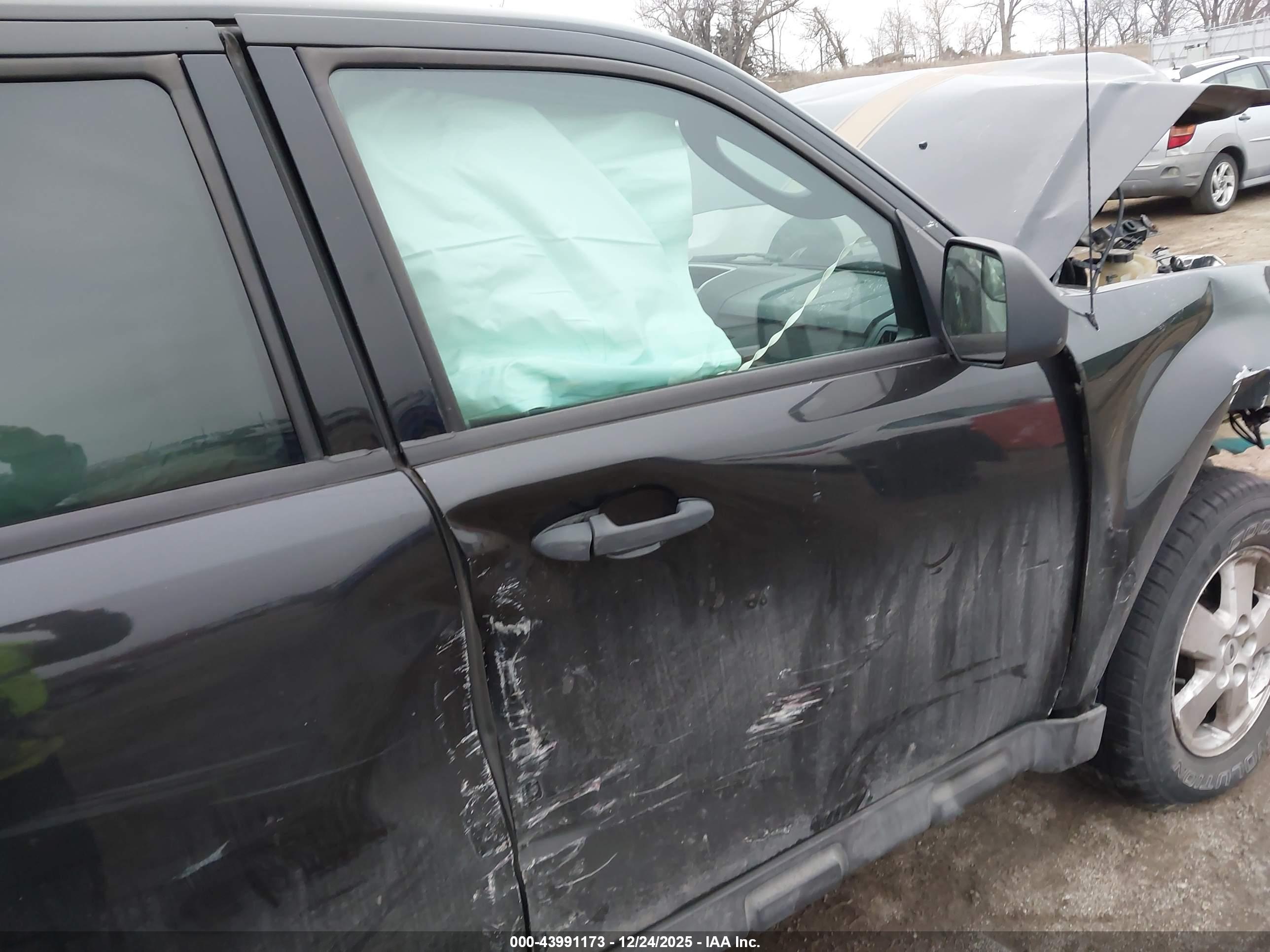 FORD ESCAPE image 6