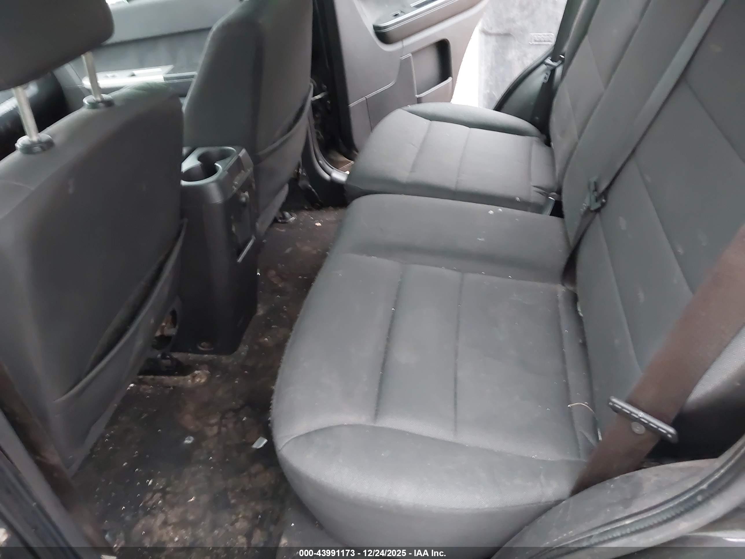 FORD ESCAPE image 8