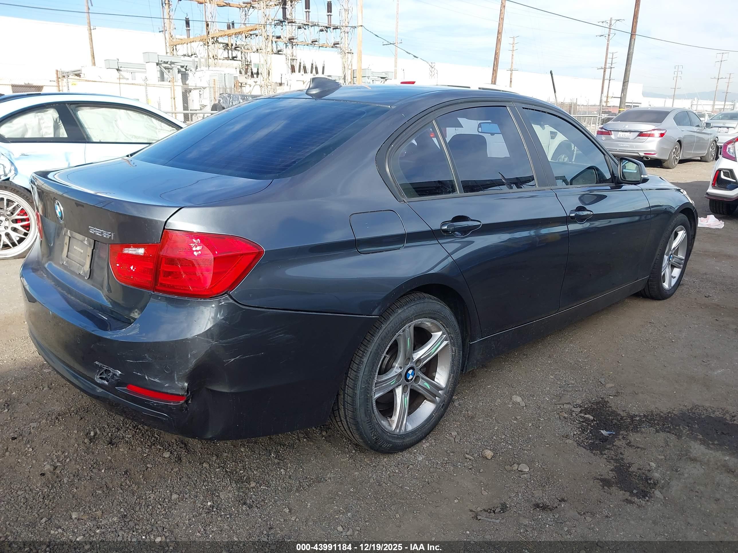 BMW 328I image 4