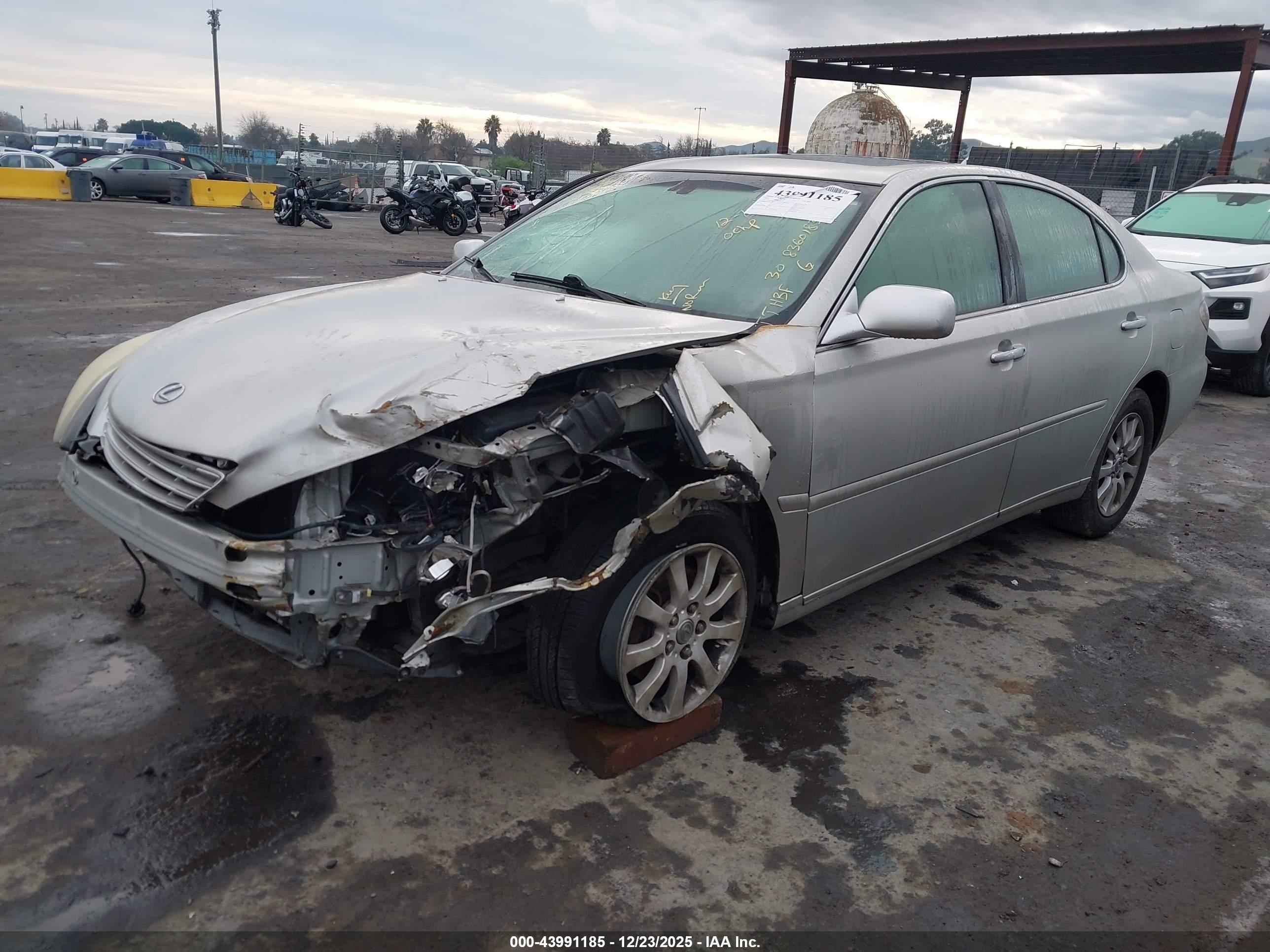 LEXUS ES image 2