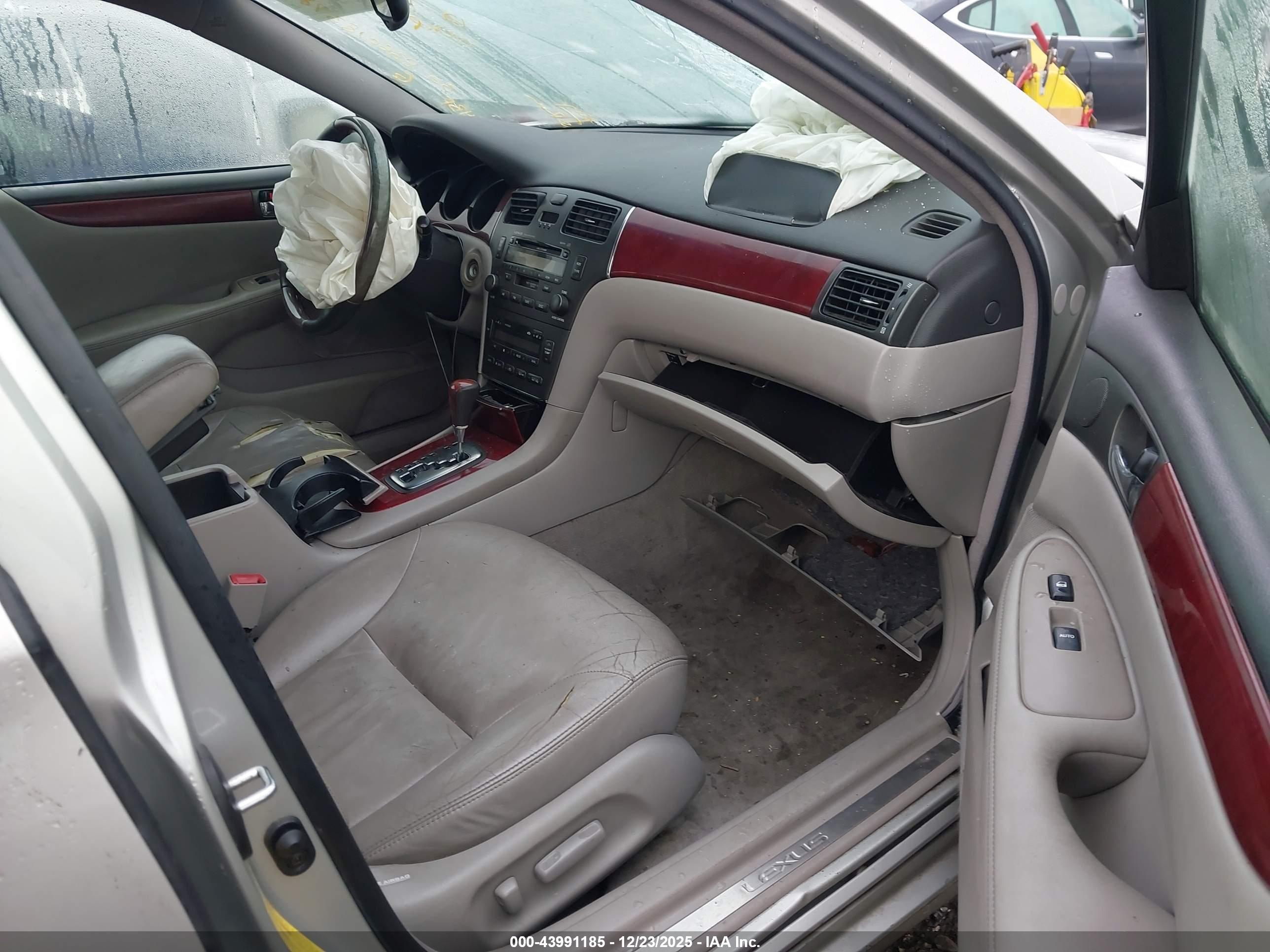 LEXUS ES image 5