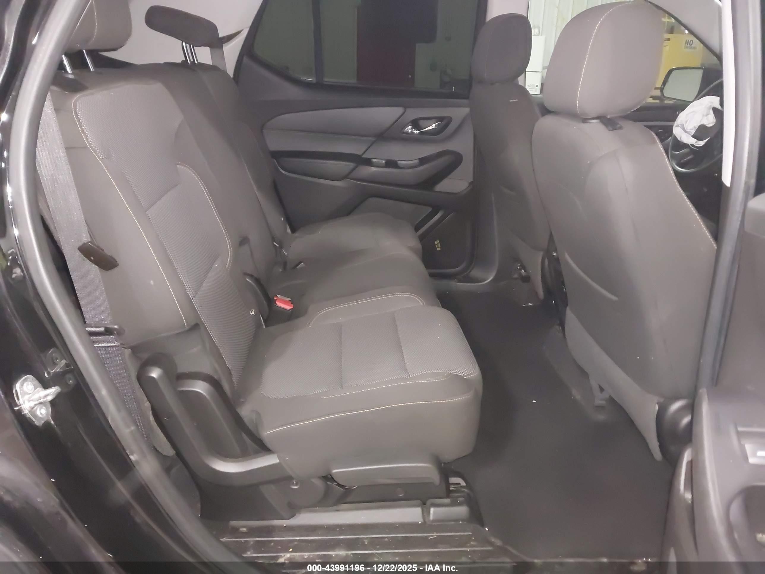 CHEVROLET TRAVERSE image 8