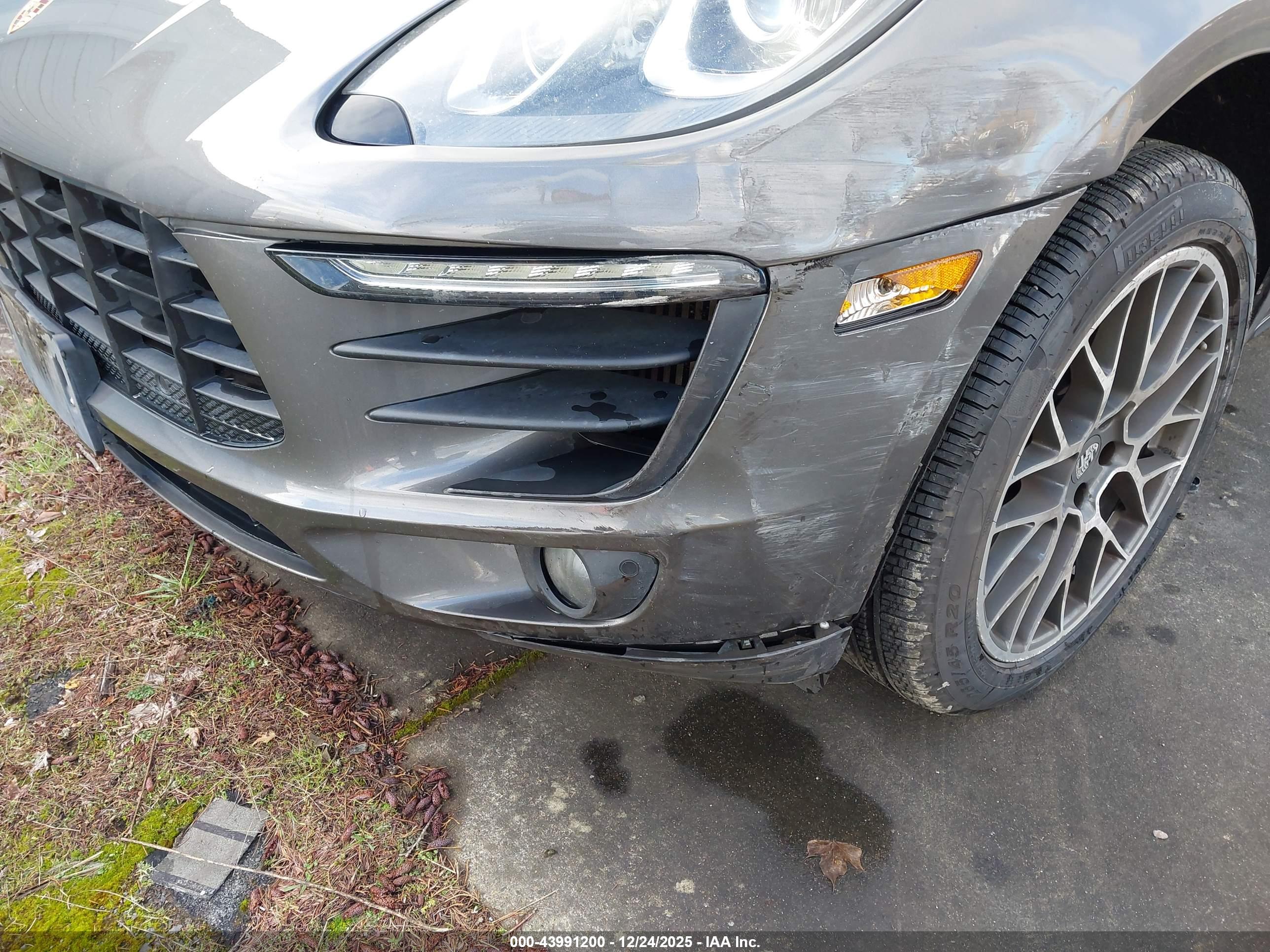 PORSCHE MACAN image 6