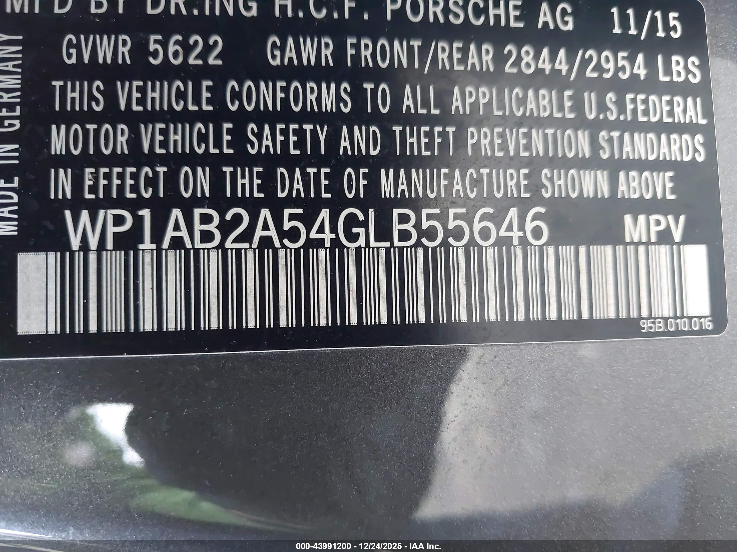 PORSCHE MACAN image 9