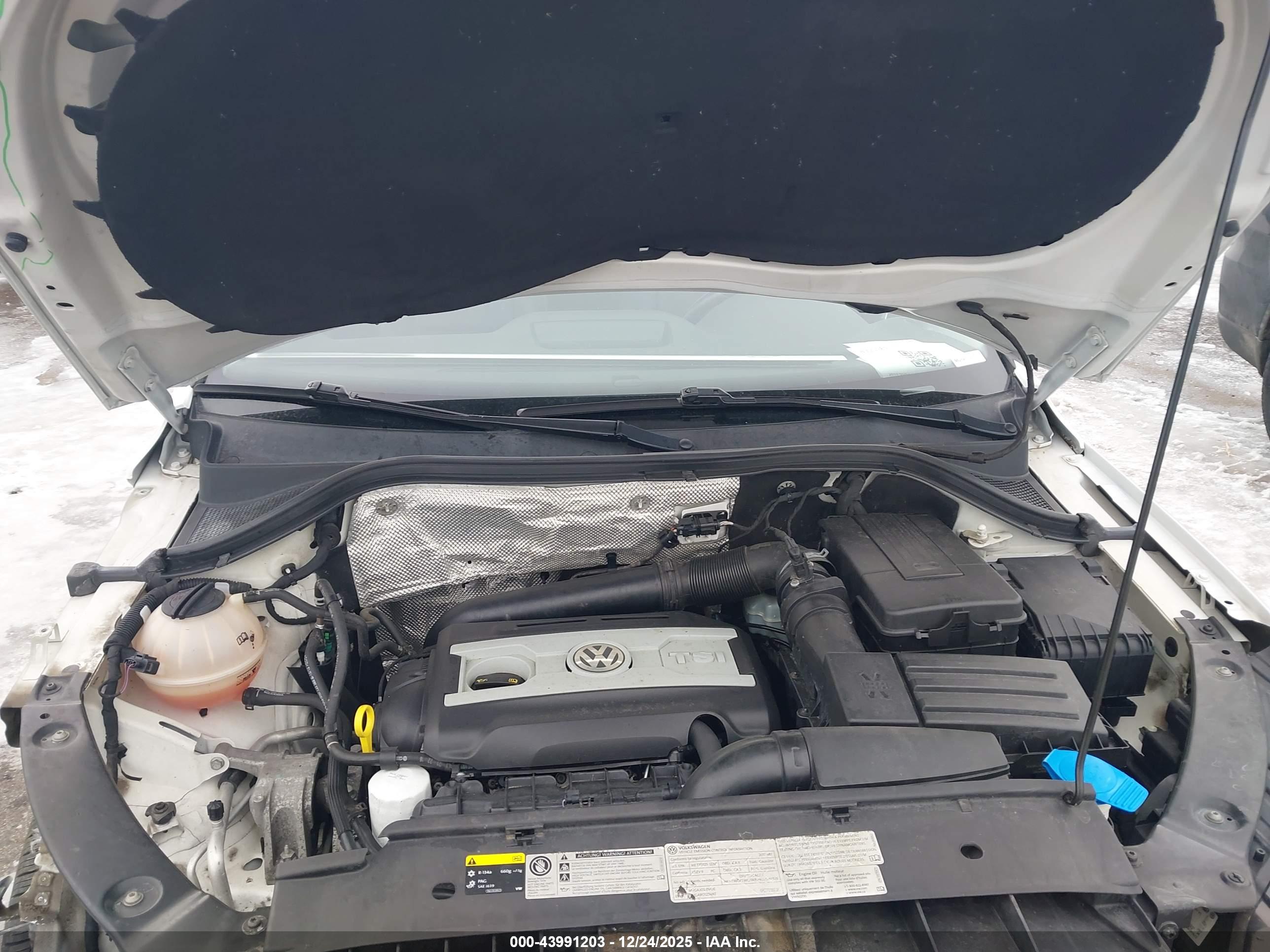 VOLKSWAGEN TIGUAN image 10